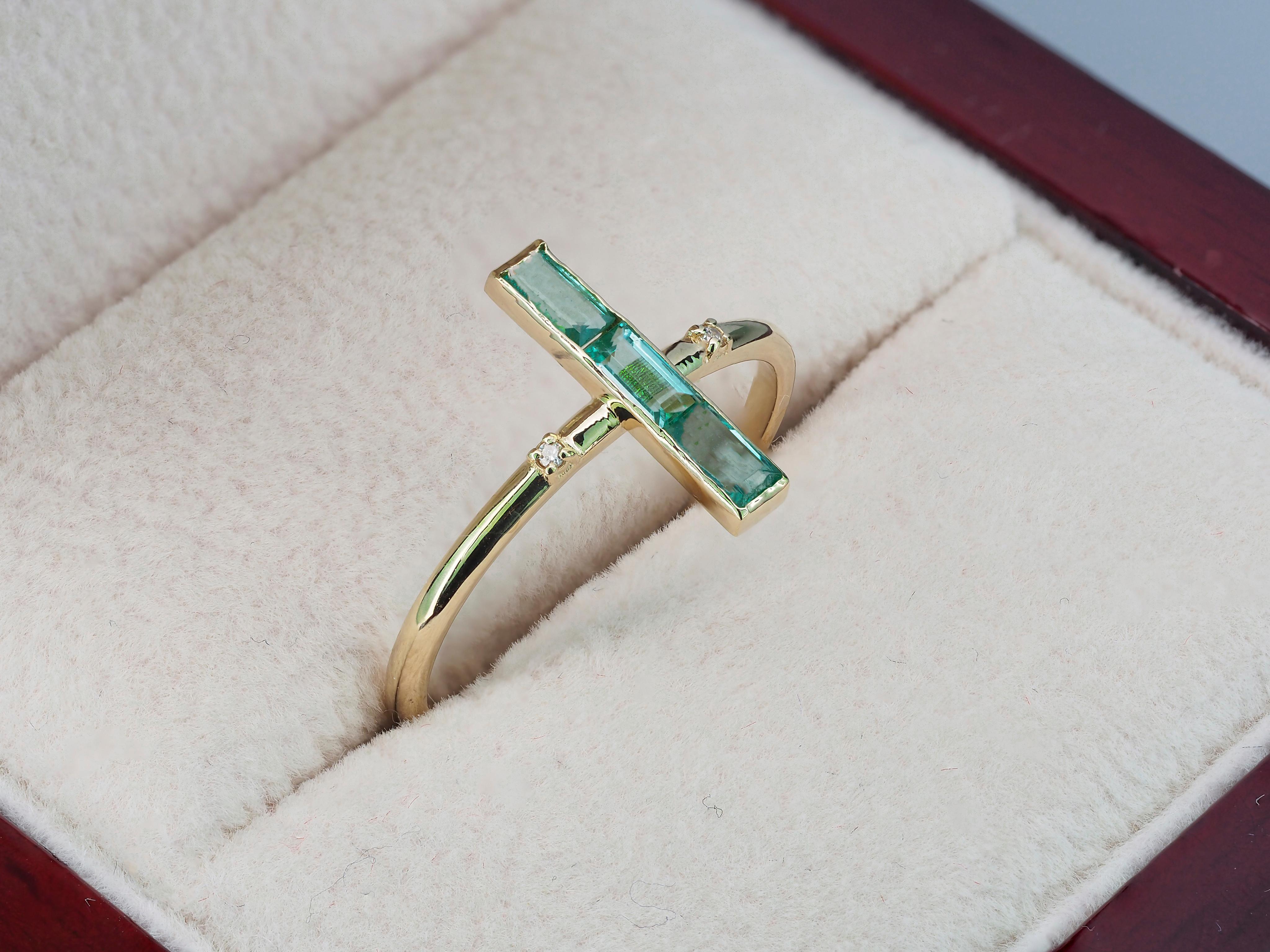For Sale:  Baguette Emerald and Diamonds 14k gold ring 7