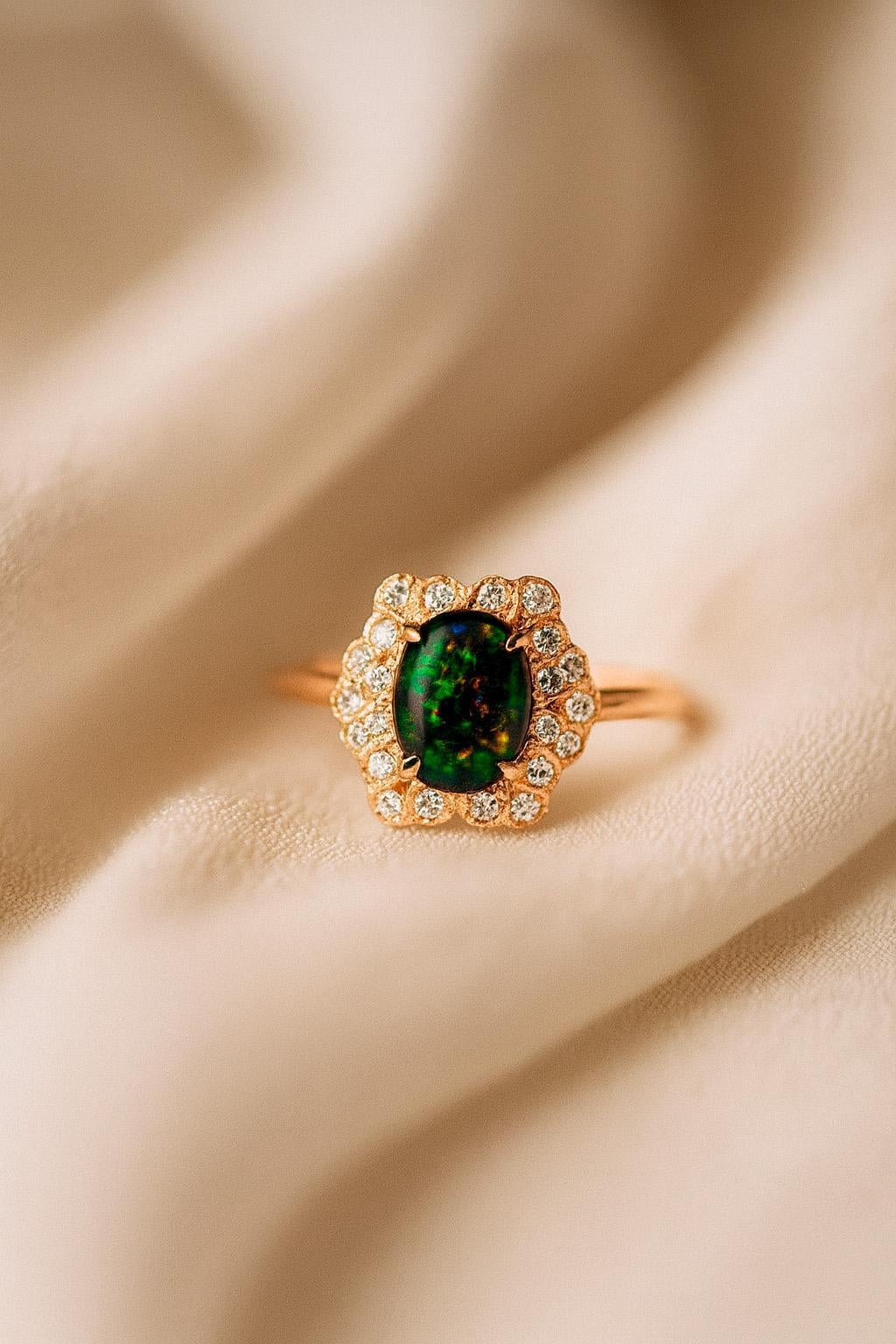 Im Angebot: 14k Goldring mit schwarzem Opal-Cabochon () 2