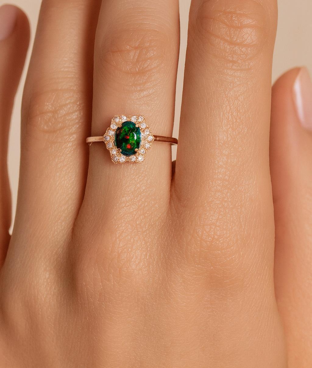 Im Angebot: 14k Goldring mit schwarzem Opal-Cabochon () 3