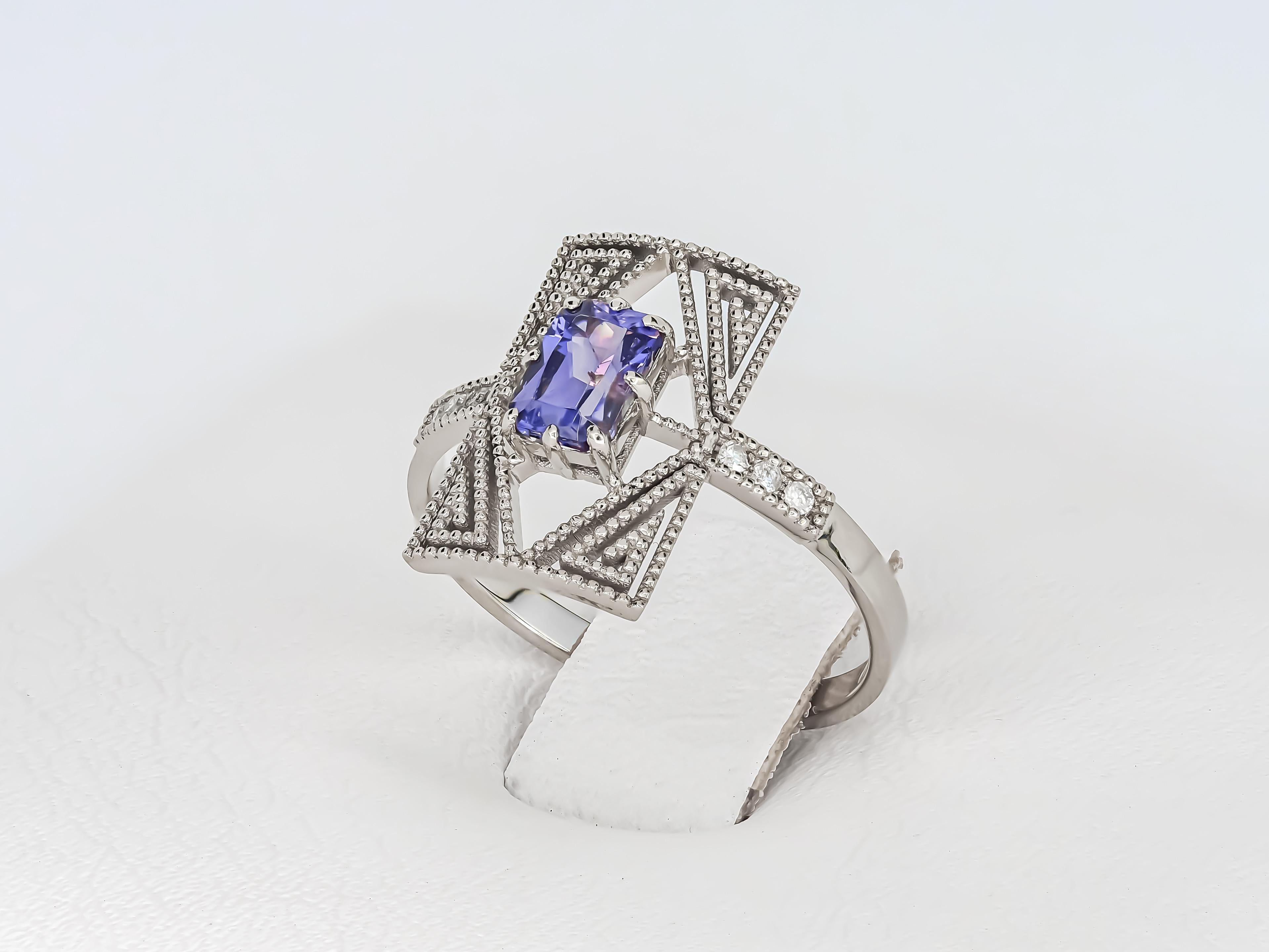 Women's 14k Gold Ring with Blue Spinel and Diamonds For Sale