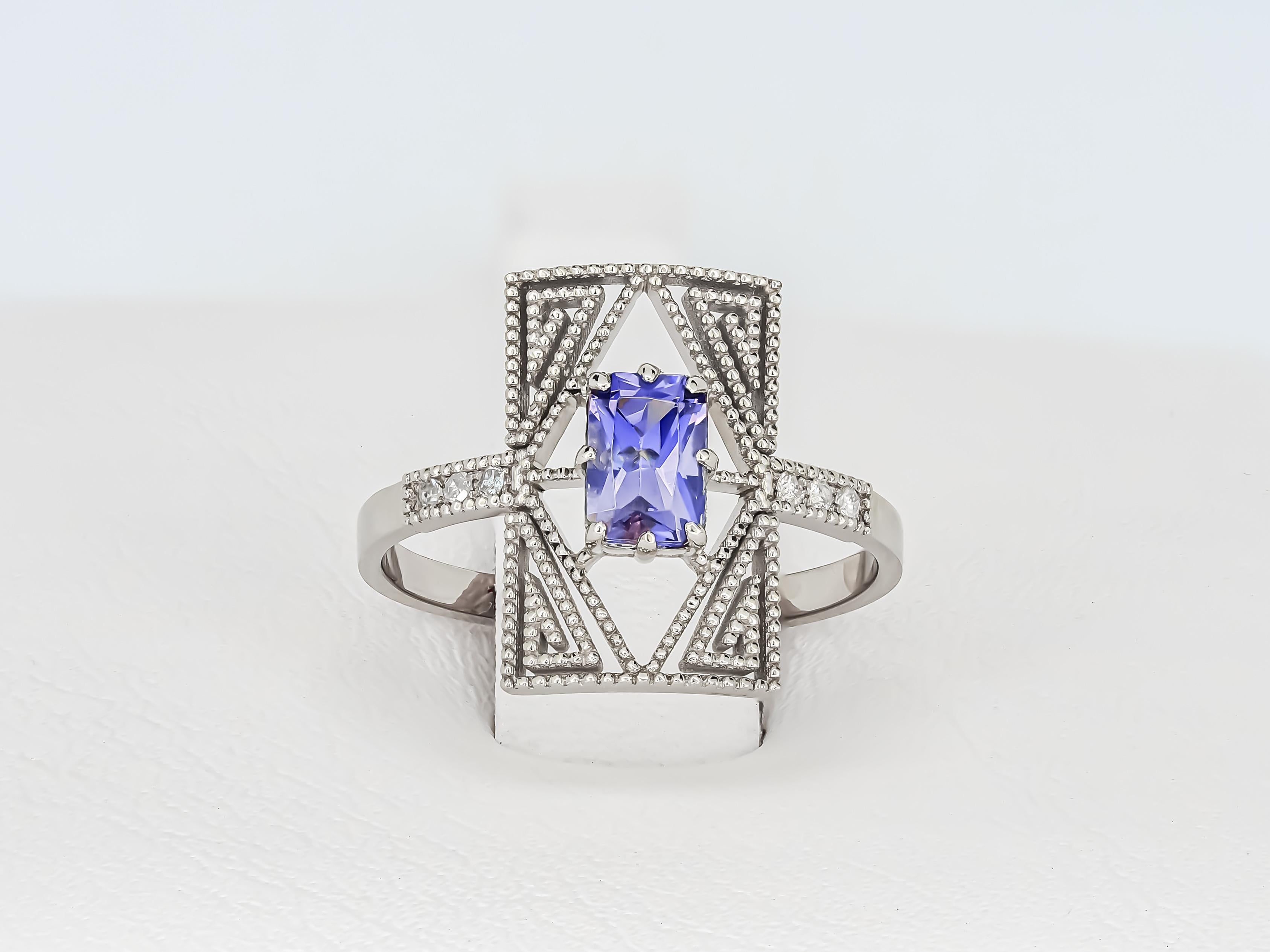 14k Gold Ring with Blue Spinel and Diamonds For Sale 1