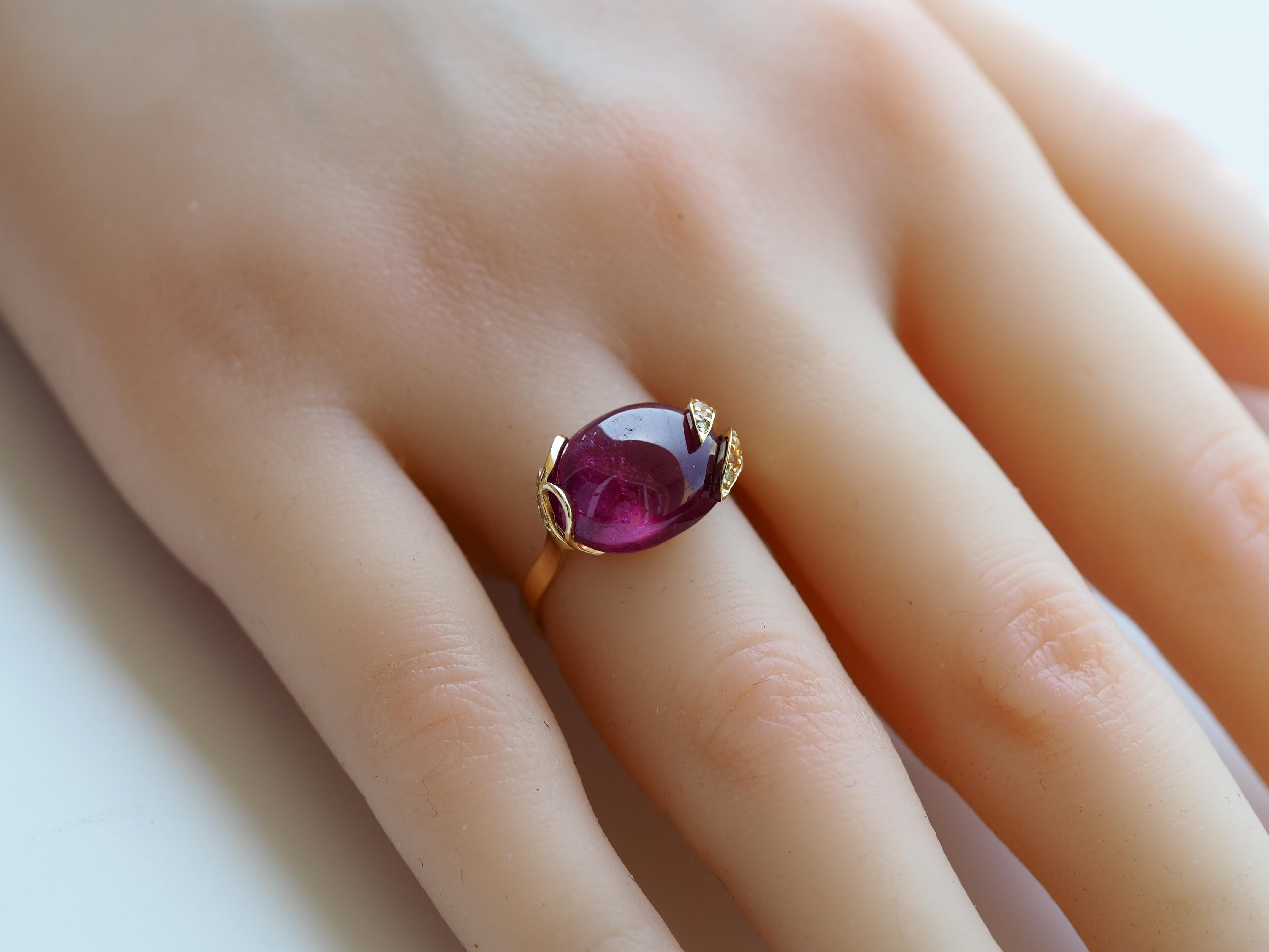 14k Gold Ring with Cabochon Ruby For Sale 3