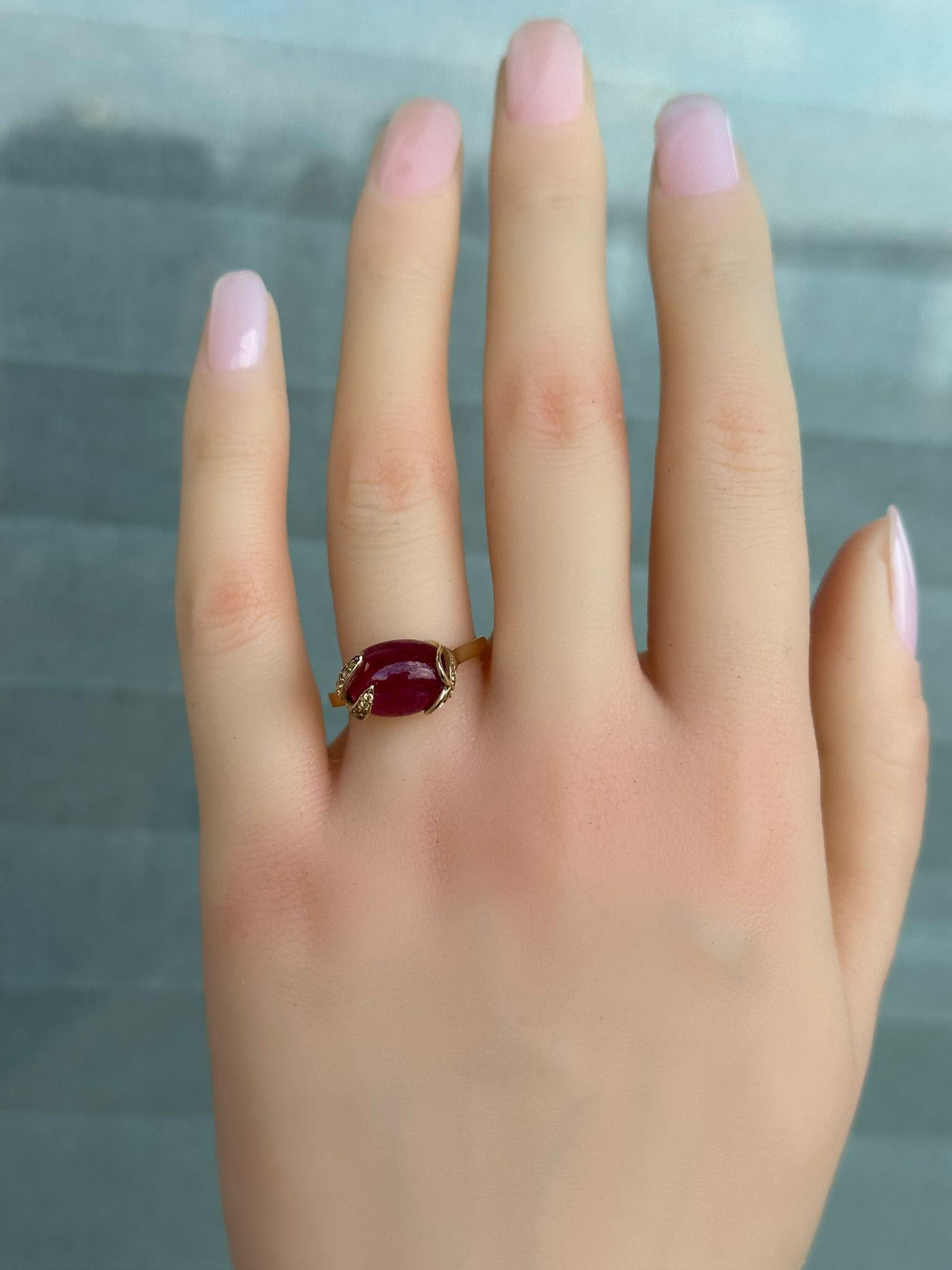 14k Gold Ring with Cabochon Ruby For Sale 4