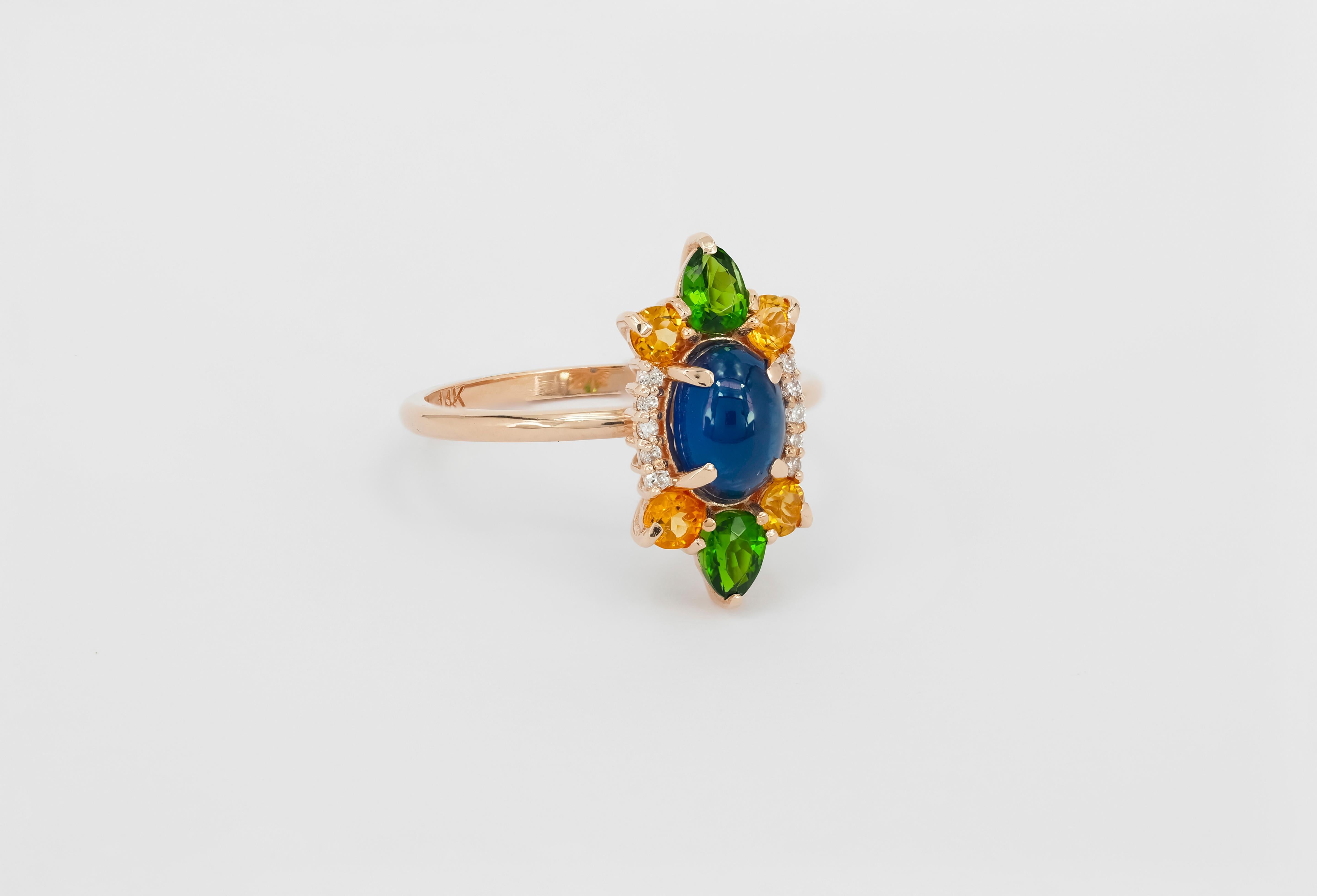 Taille ovale Bague en or 14k avec saphir cabochon, diopsides chromés, saphirs, diamants.  en vente