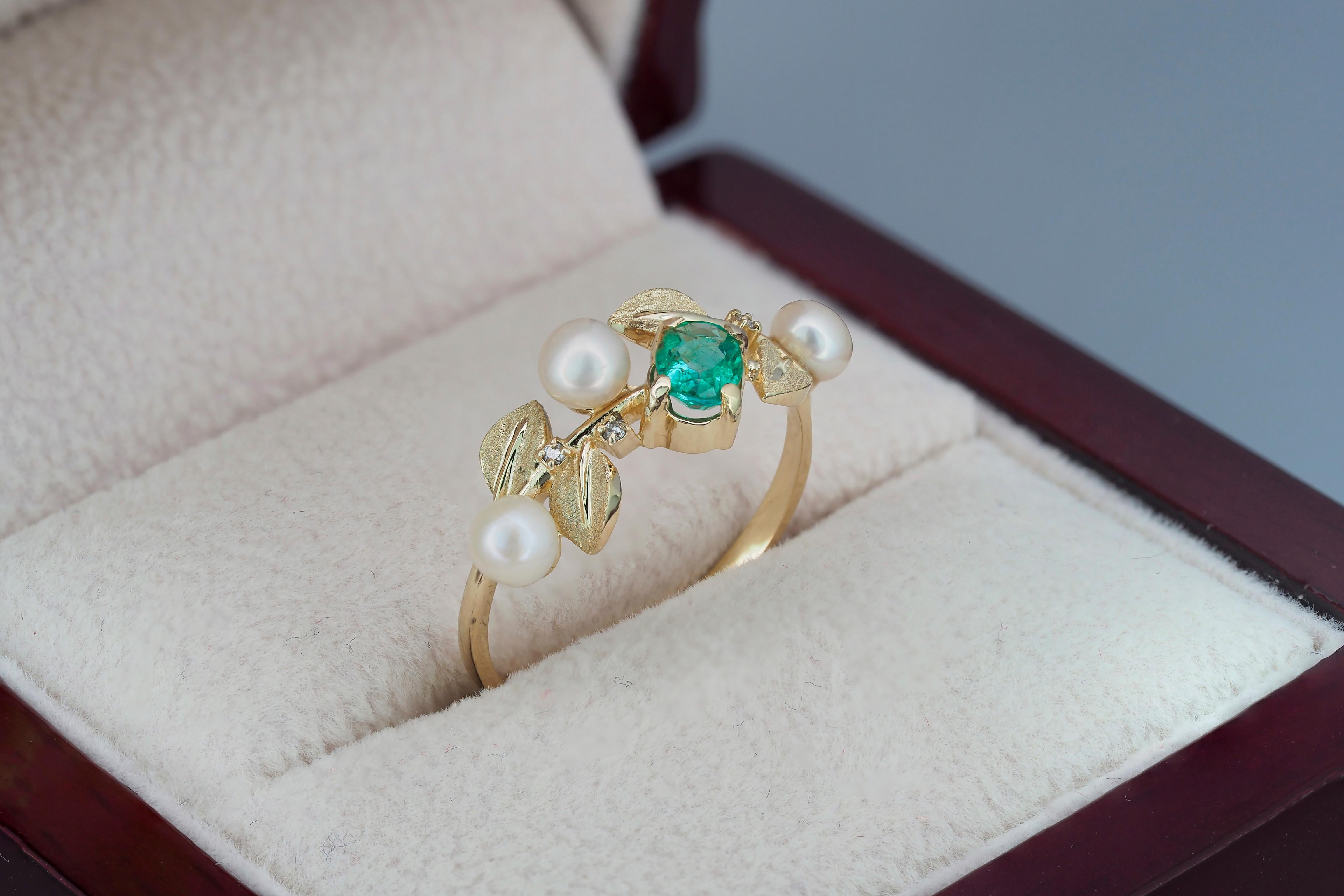 Modern 14k Gold Ring with Emerald, Pearls and Diamonds