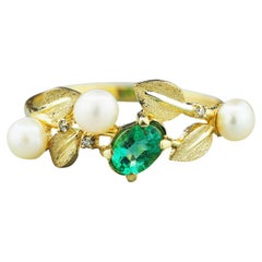 14k Gold Ring with Emerald, Pearls and Diamonds