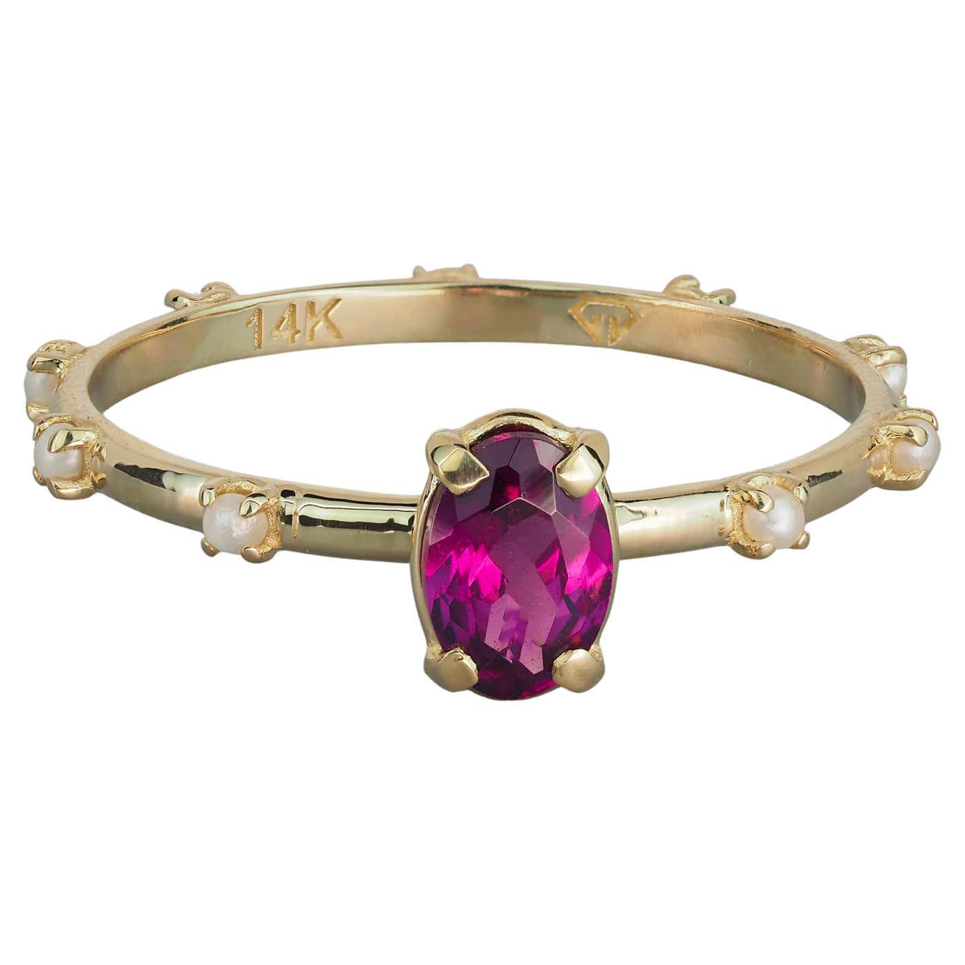 Customizable 14k Gold Ring with and Pearls For Sale at 1stDibs