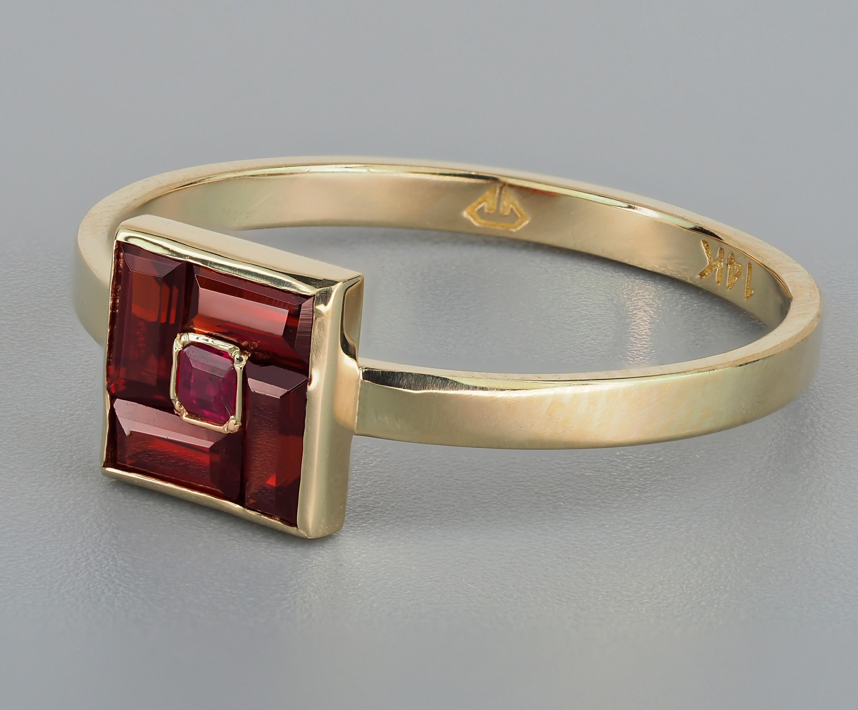 Baguette Cut 14k Gold ring with garnets and ruby. For Sale
