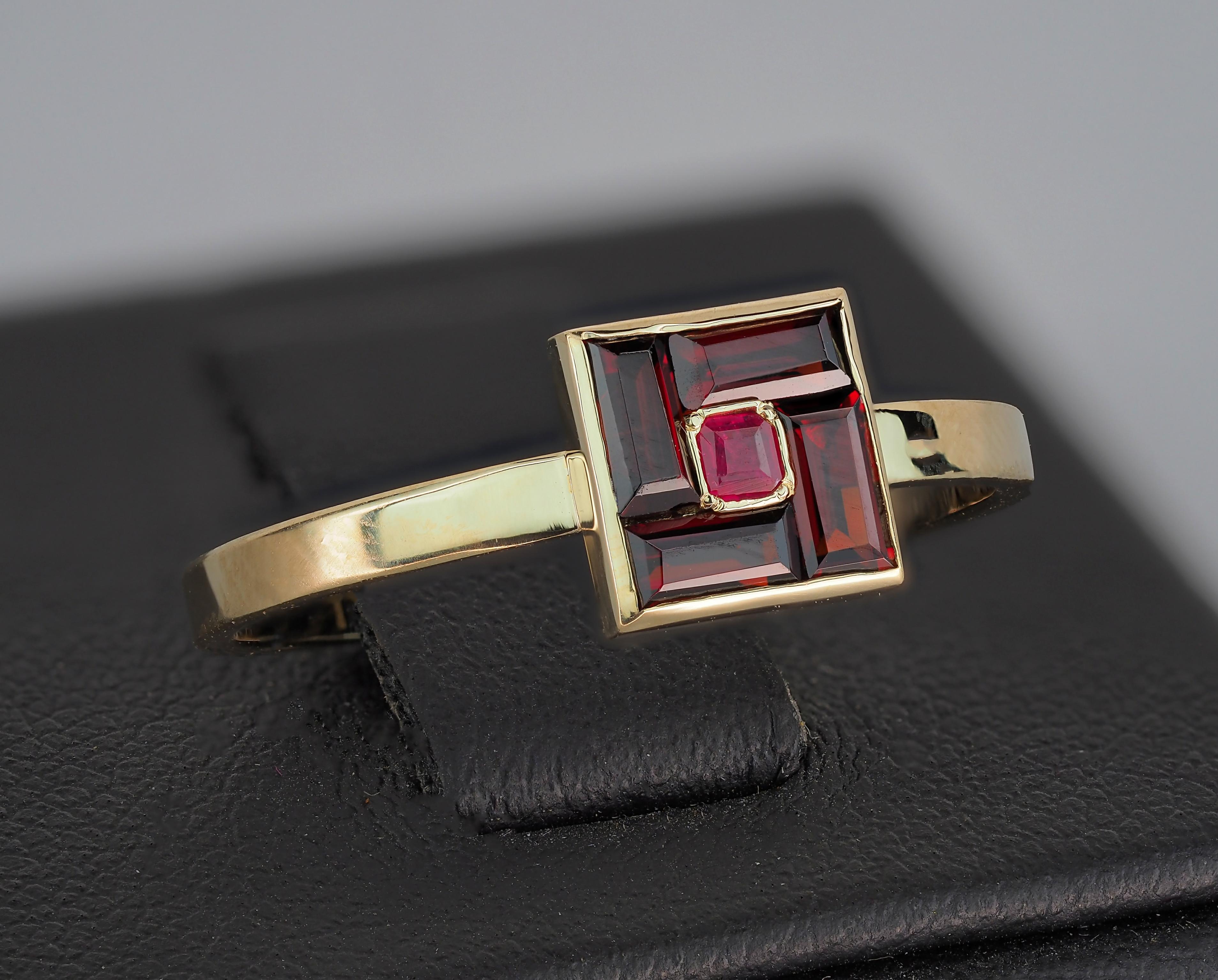 Women's 14k Gold ring with garnets and ruby. For Sale