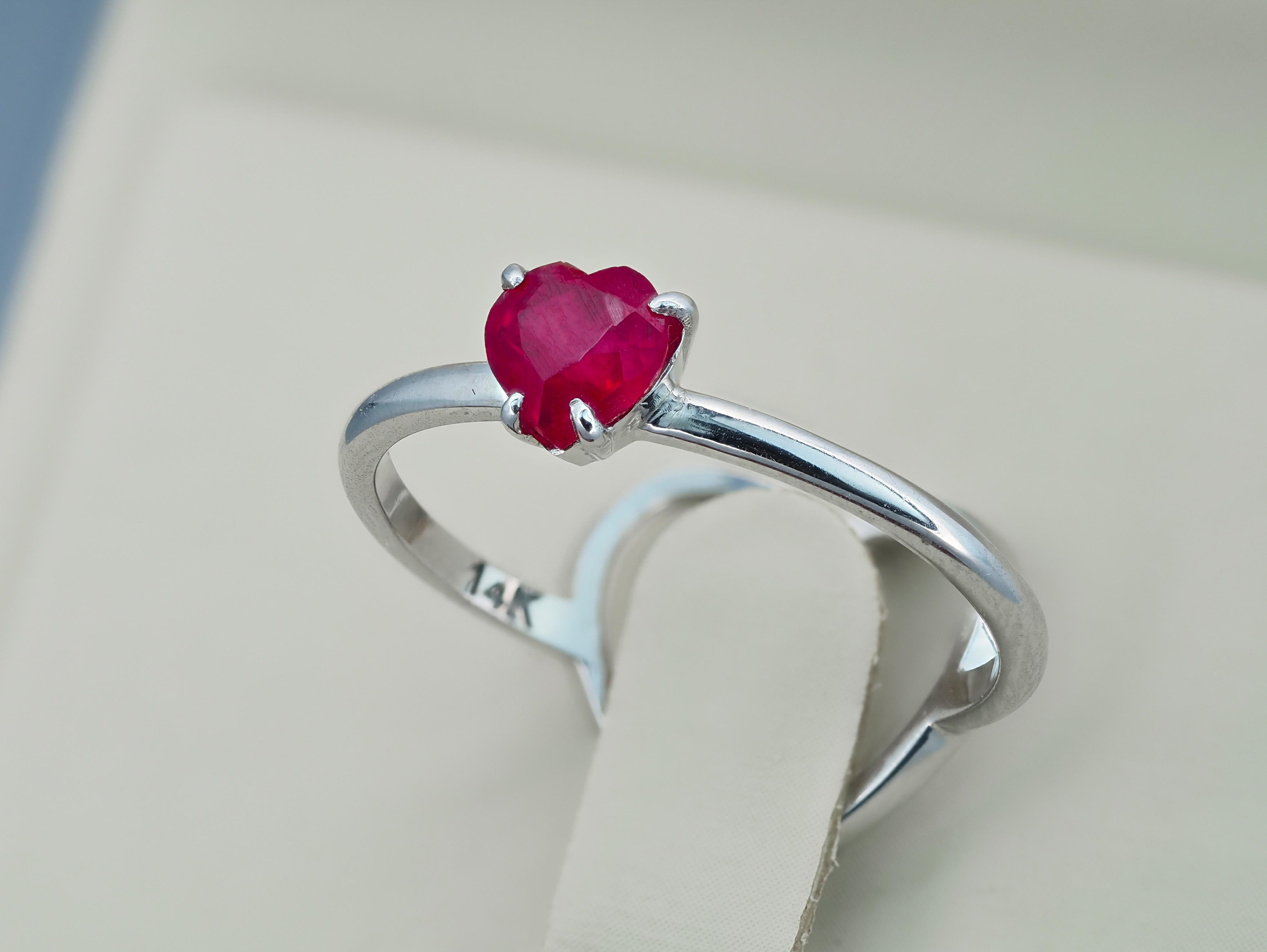 14k Gold Ring with Heart Ruby and Diamonds, July Birthstone Ruby Ring In New Condition In Istanbul, TR