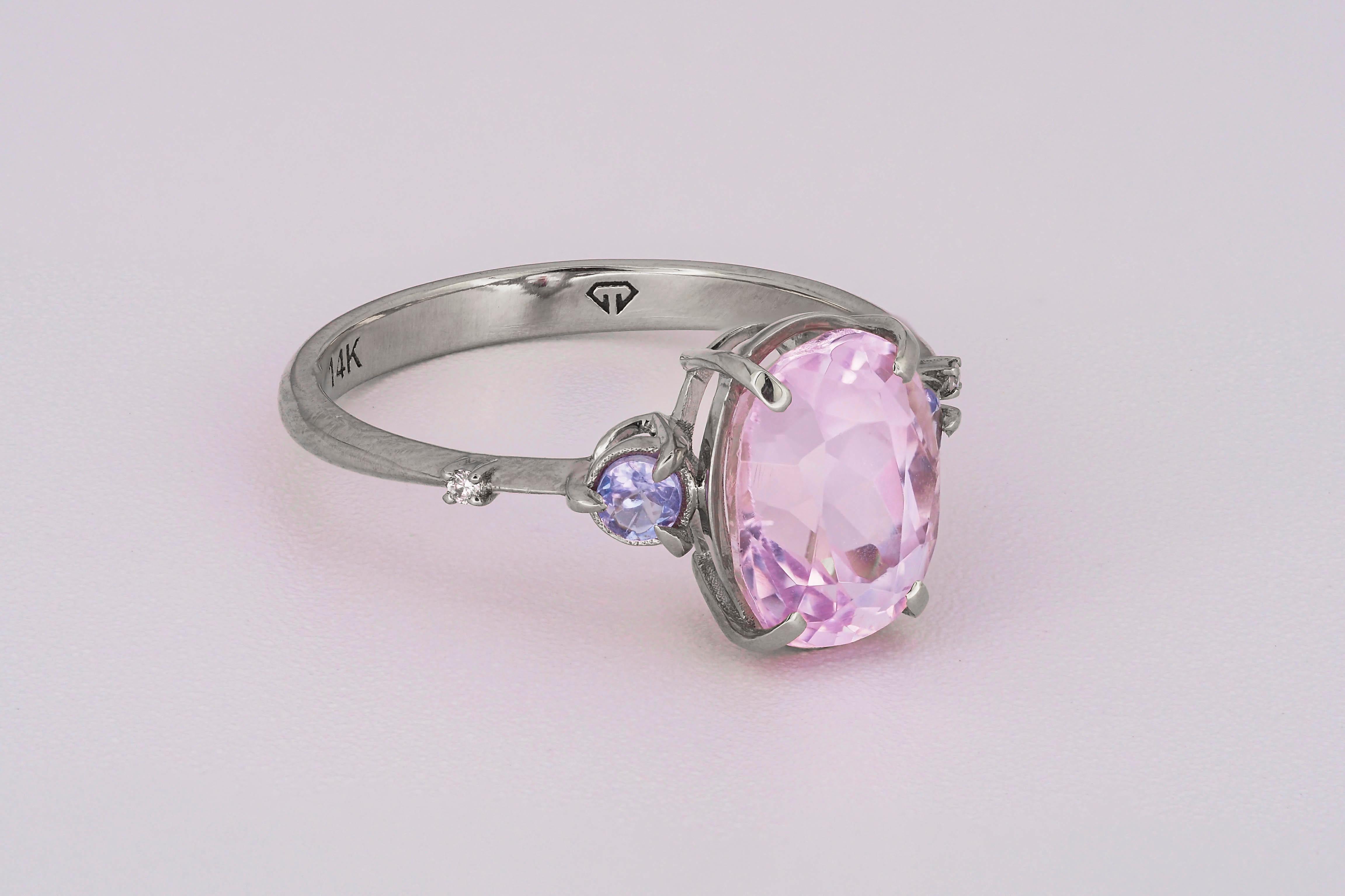 For Sale:  14k Gold Ring with Kunzite, Side Tanzanites and Diamonds 2