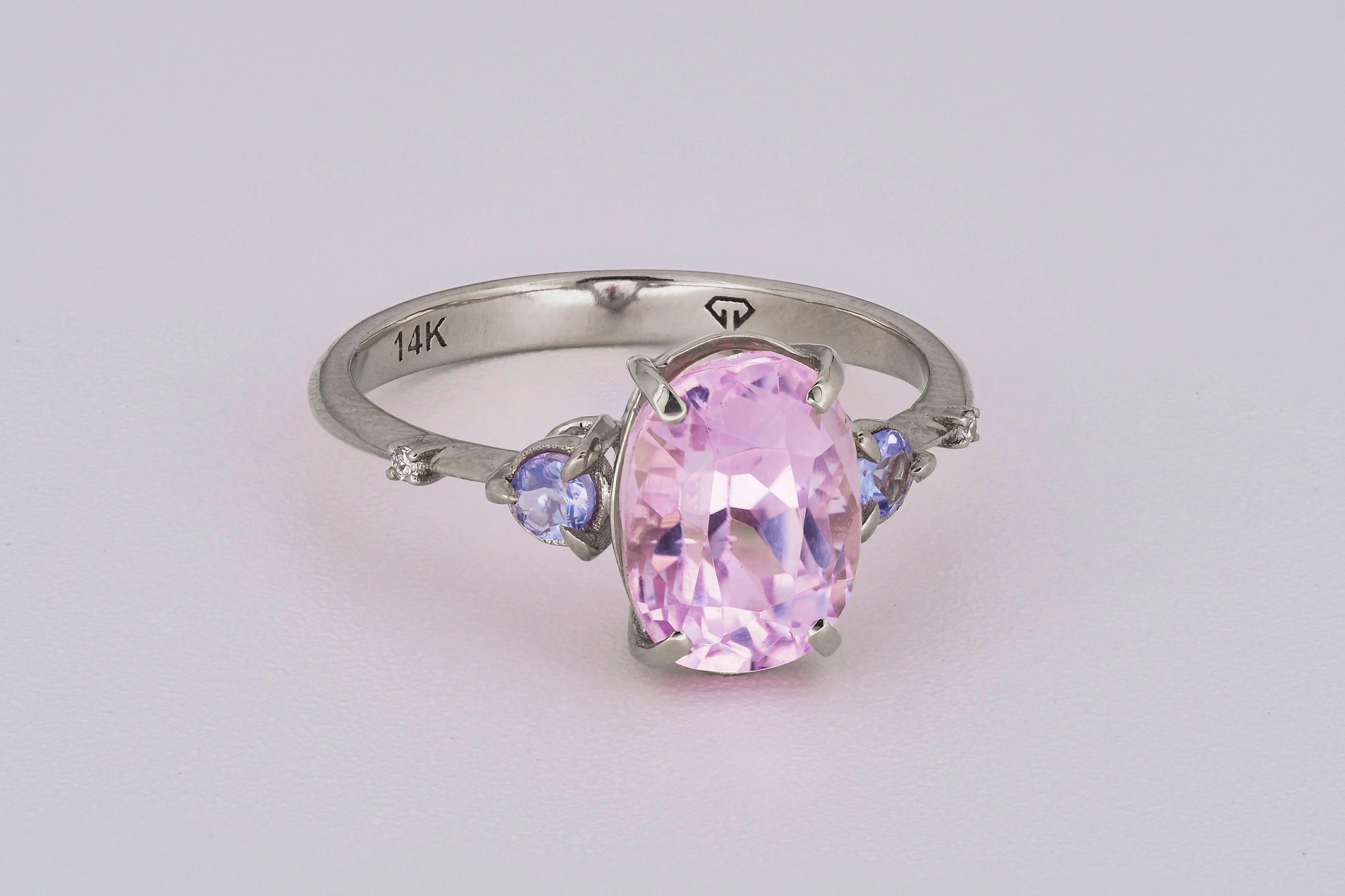 For Sale:  14k Gold Ring with Kunzite, Side Tanzanites and Diamonds 3