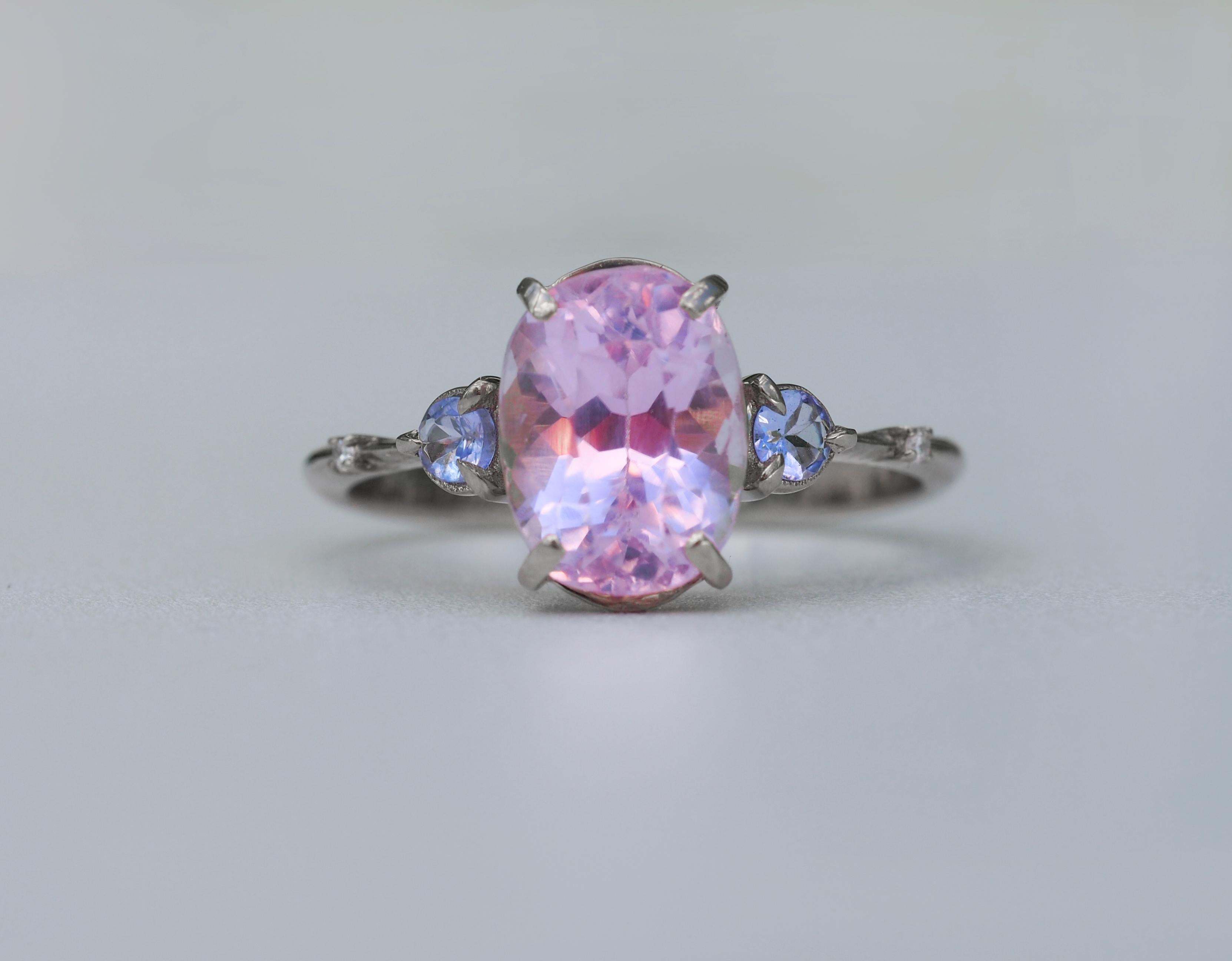 For Sale:  14k Gold Ring with Kunzite, Side Tanzanites and Diamonds 9
