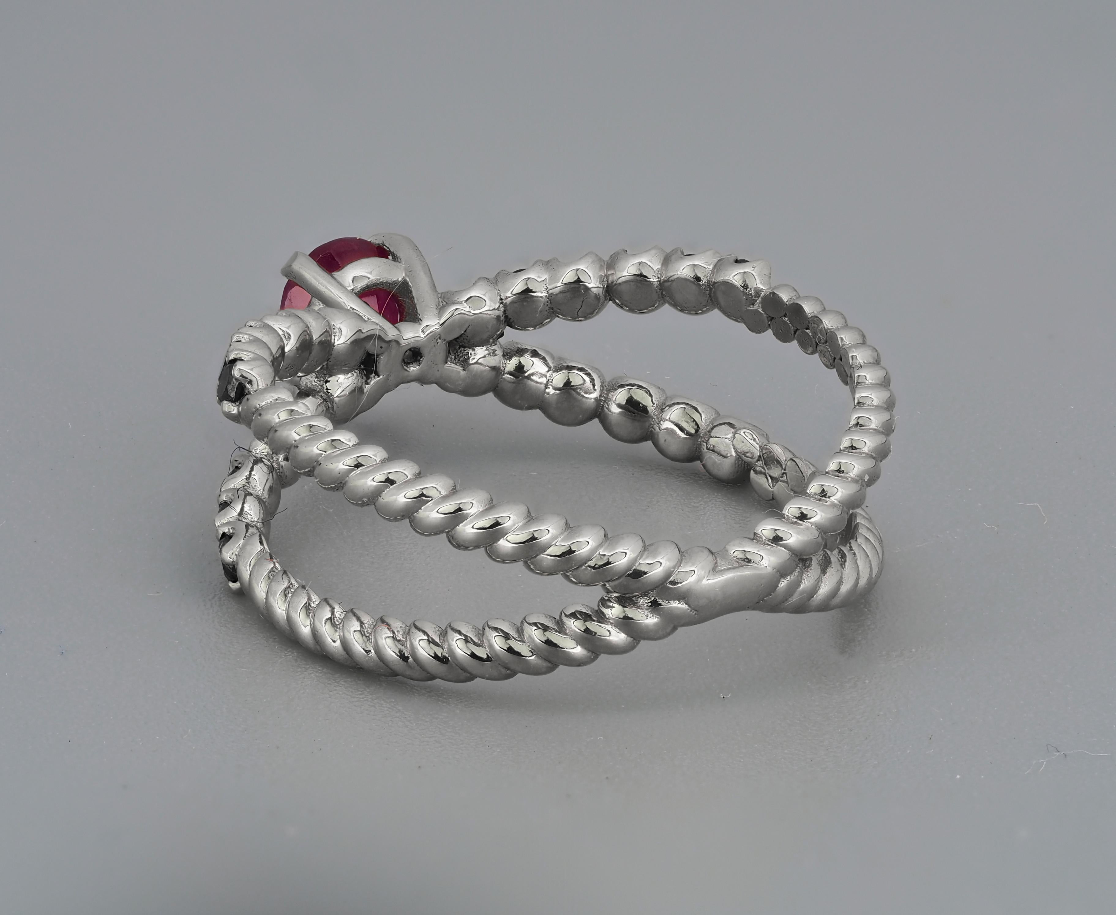in vendita:  Anello in oro 14k con rubino e spinello nero 5
