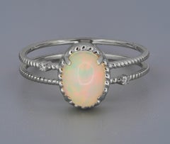 14k Gold Ring with Opal and Diamonds