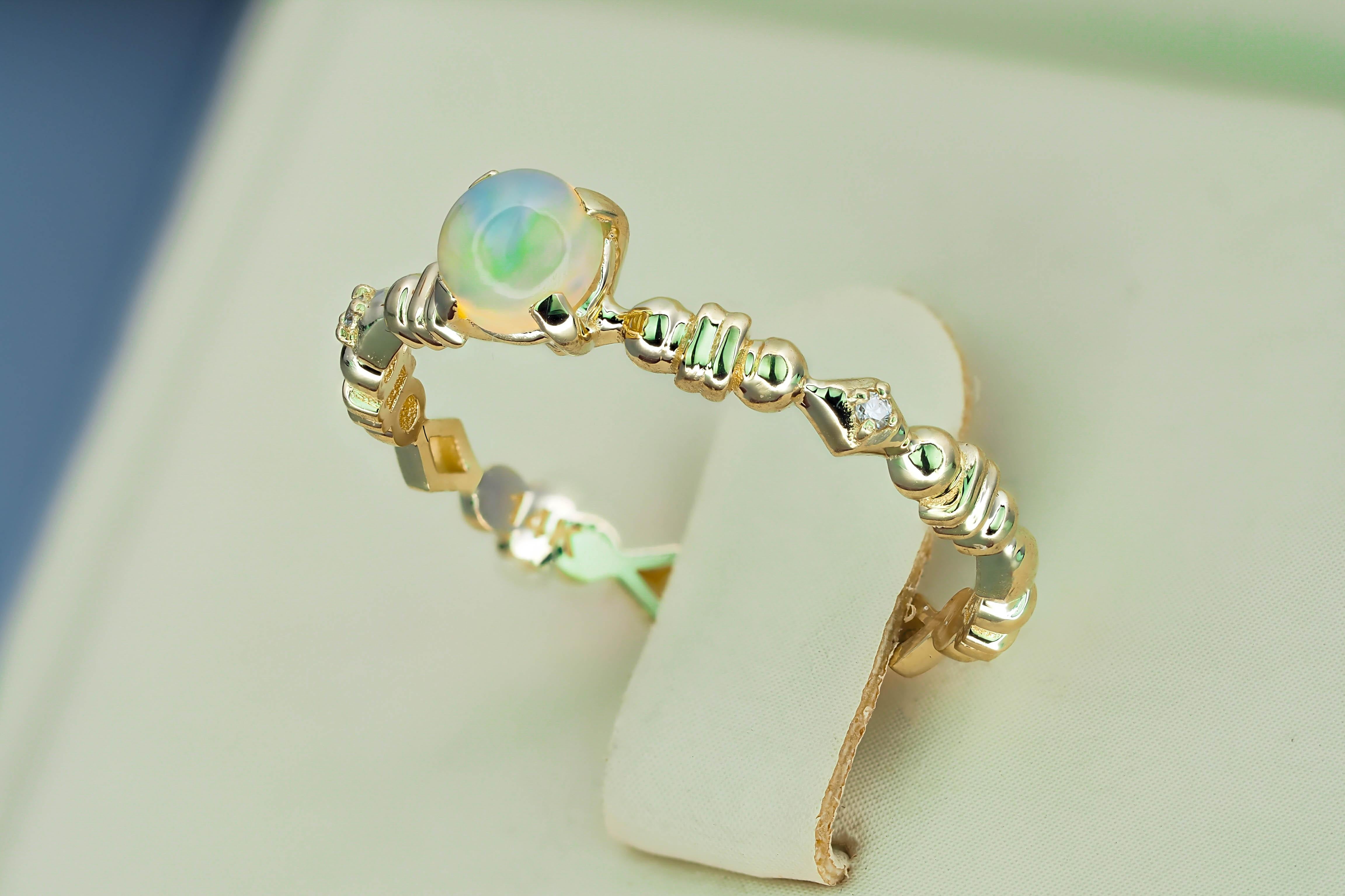14k Gold Ring with Opal and Diamonds For Sale 3