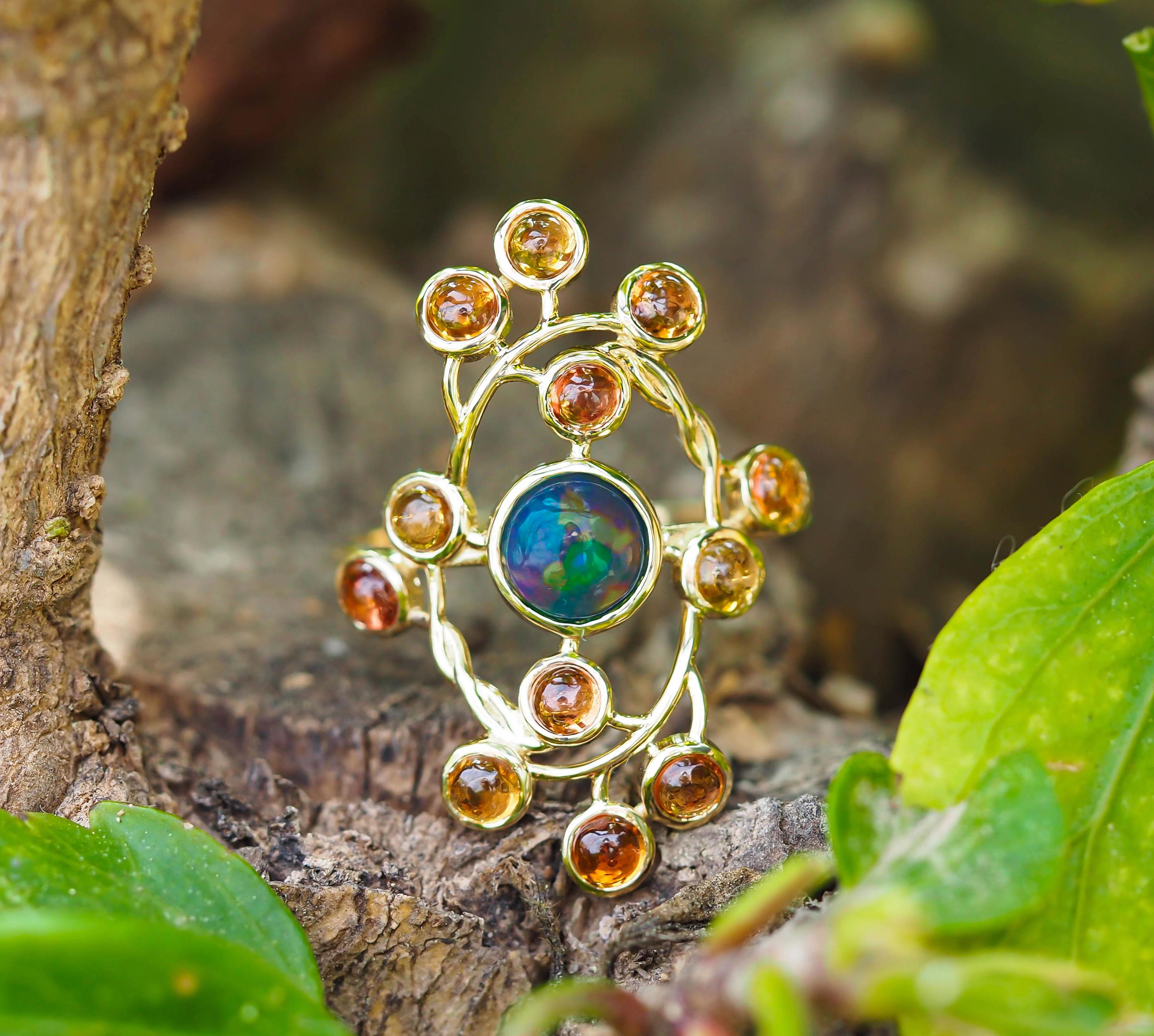 En vente :  Bague en or 14 carats avec opale et saphirs 8