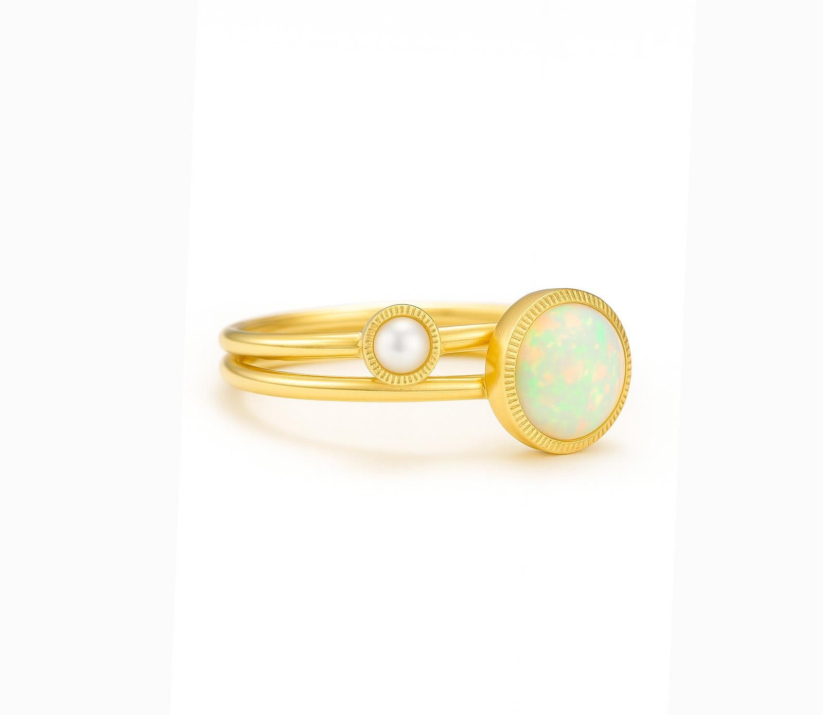 Im Angebot: 14k Goldring mit Opal-Cabochon und Perle () 3