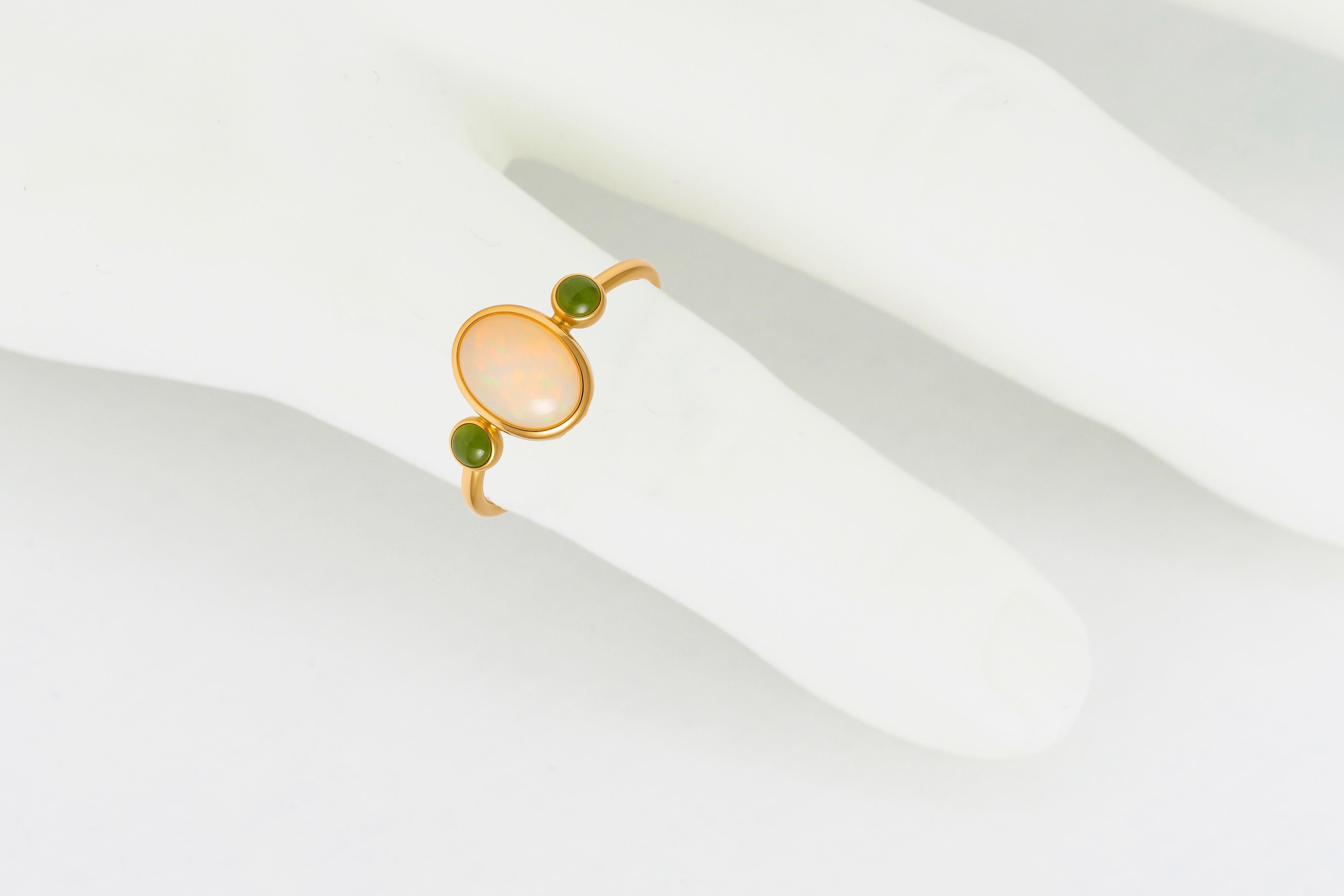 Im Angebot: 14k Goldring mit Opal-Cabochon und Peridot () 3