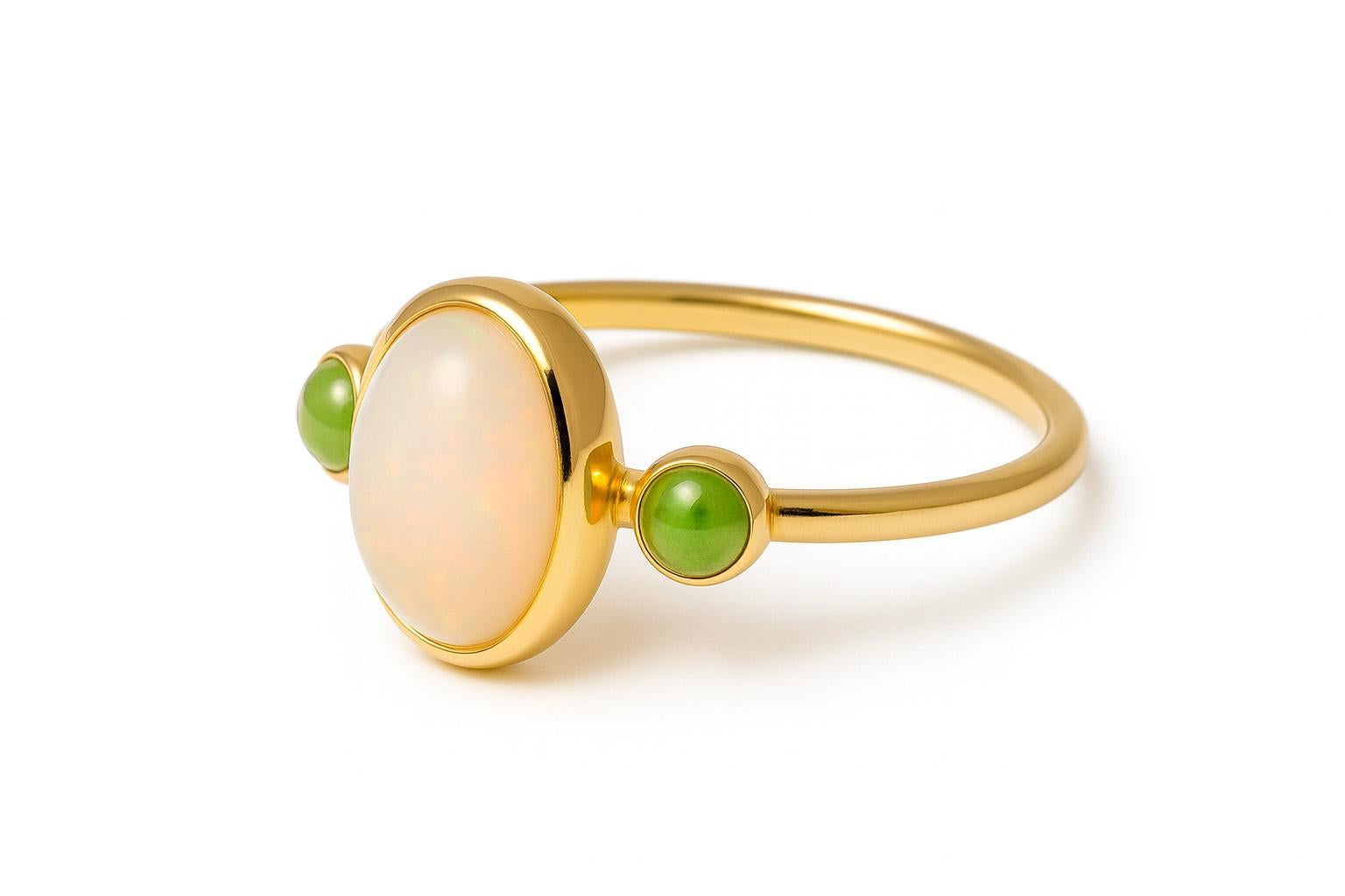 Im Angebot: 14k Goldring mit Opal-Cabochon und Peridot () 4