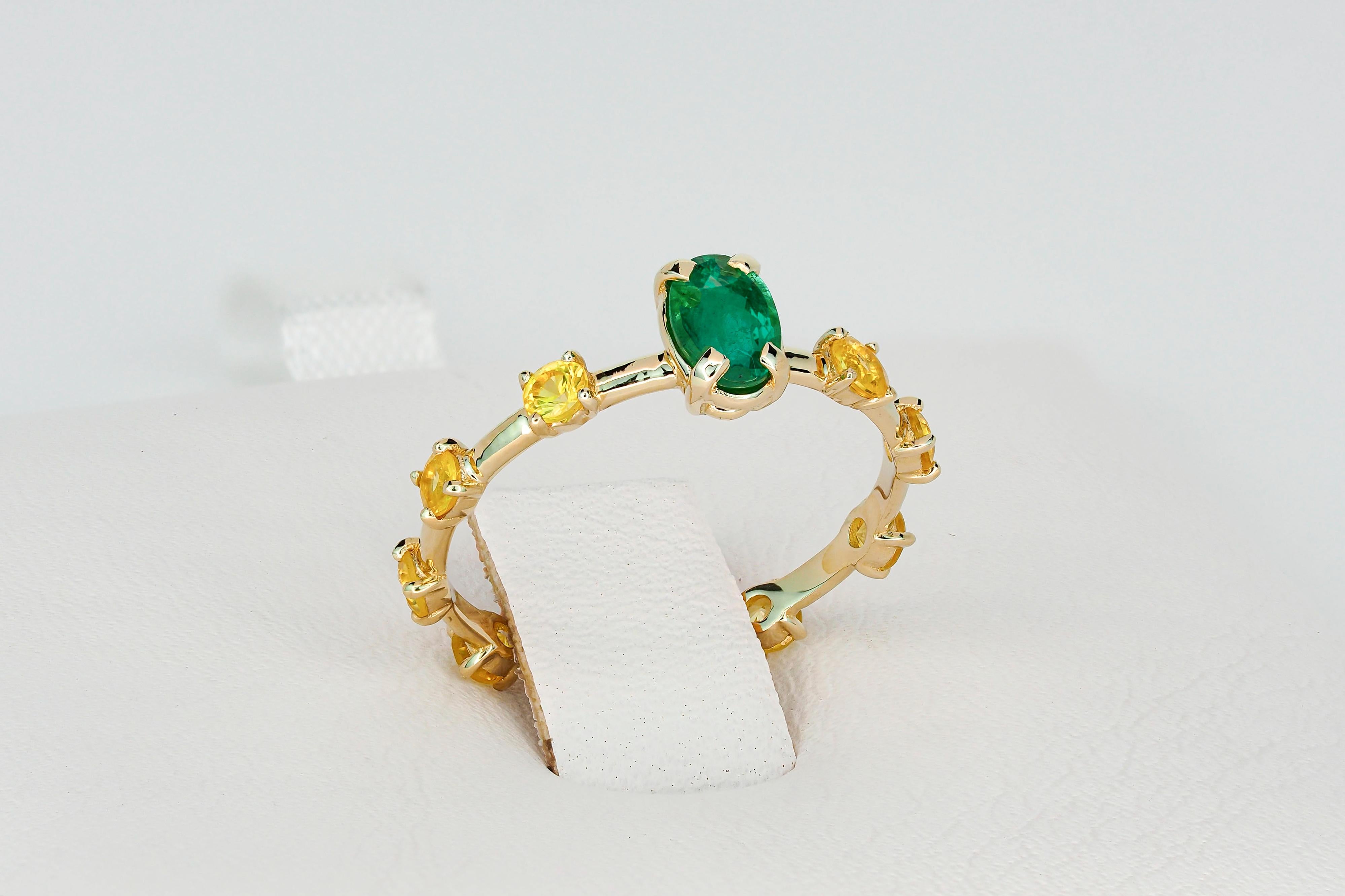 En vente :  Bague d'éternité en or 14 carats avec émeraude ovale et saphirs 3