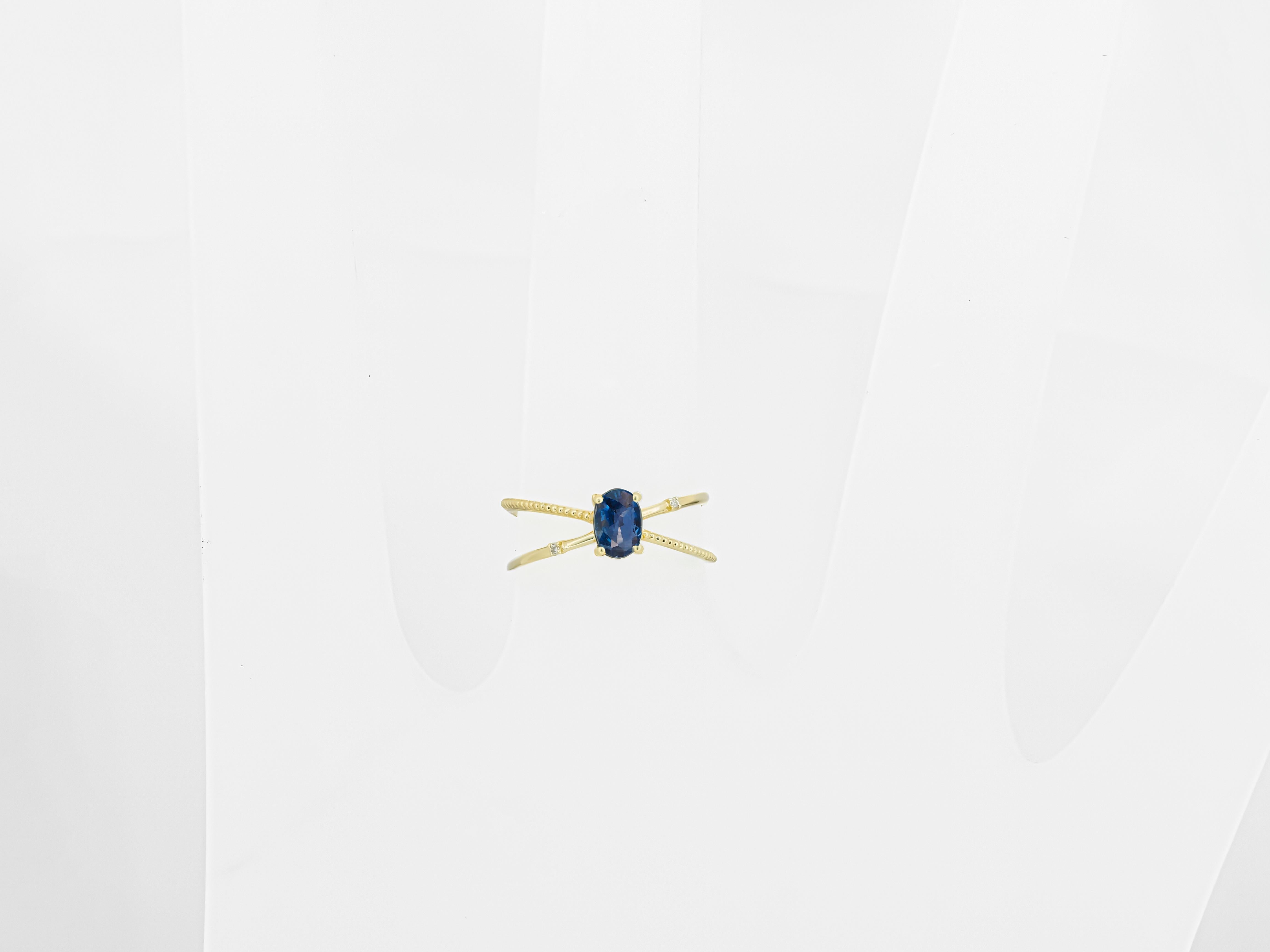 Women's 14k gold ring with oval sapphire.  For Sale