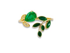 14k Gold Ring with Pear Emerald and Diamonds, Some Leaves Covered with Enamel