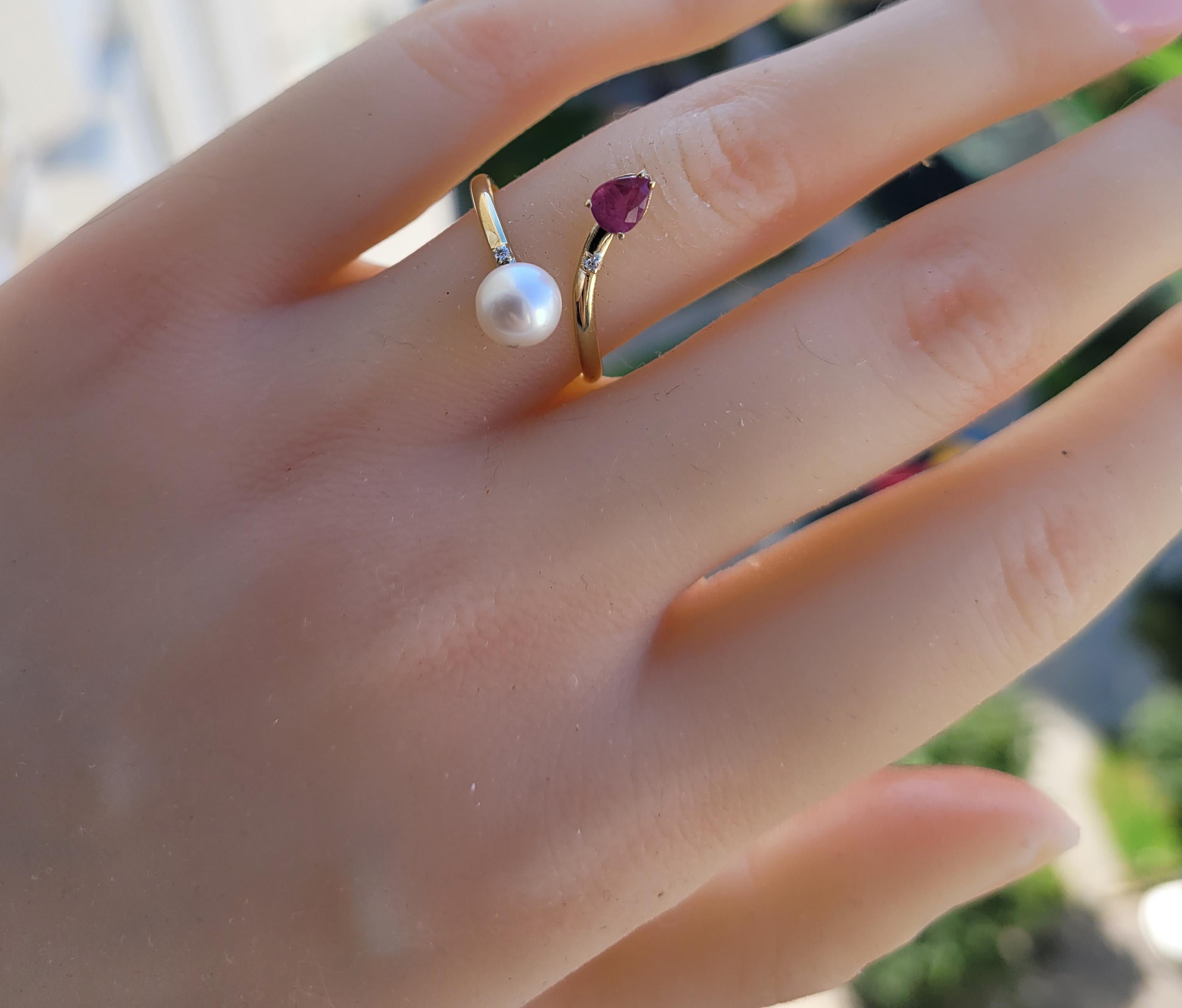 in vendita:  Anello in oro 14k con perle, rubini e diamanti 4