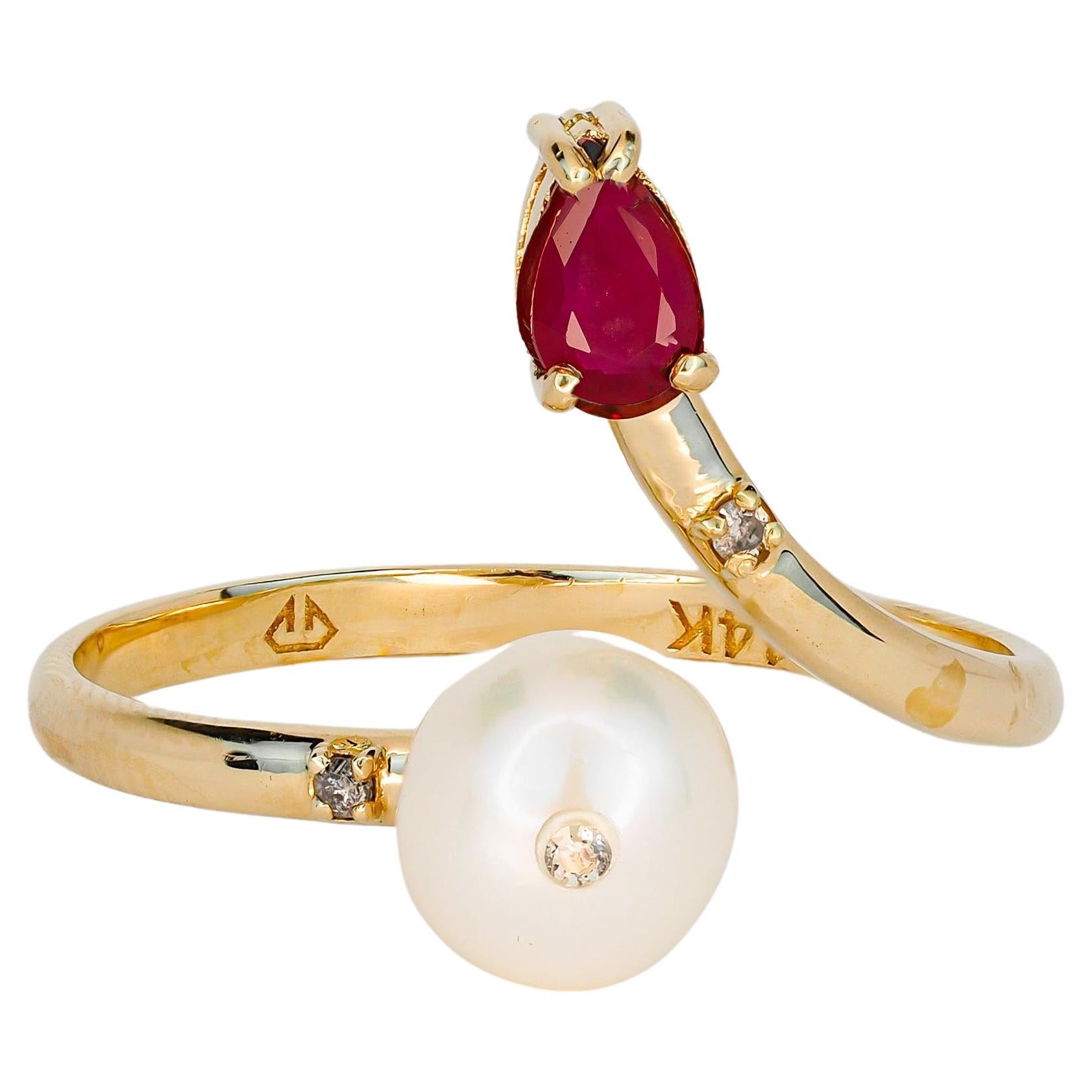 Ring aus 14 Karat Gold mit Perlen, Rubinen und Diamanten