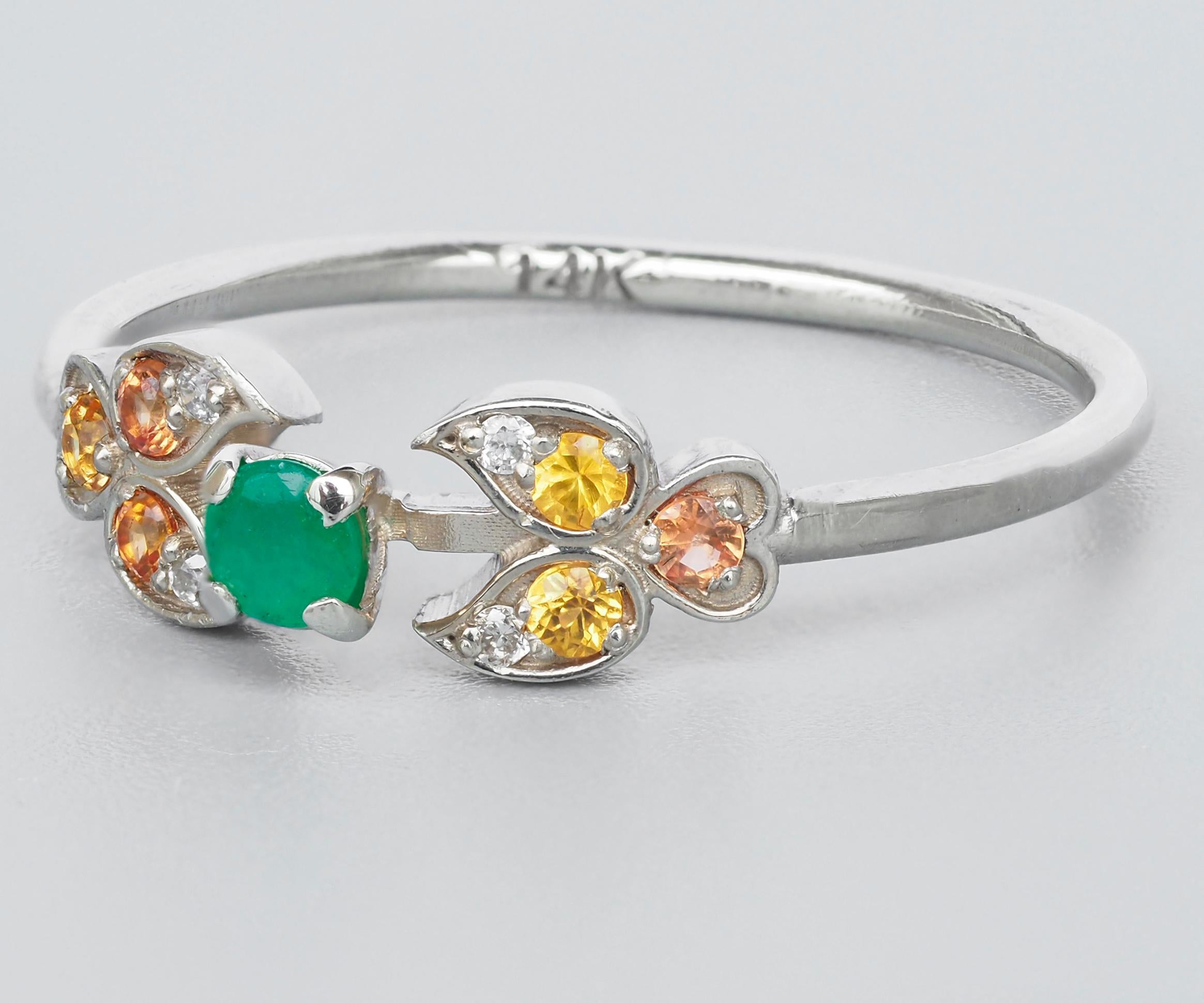 Im Angebot: Ring mit Smaragd, Diamanten und Saphiren aus 14k Gold. Kleiner Ring () 3