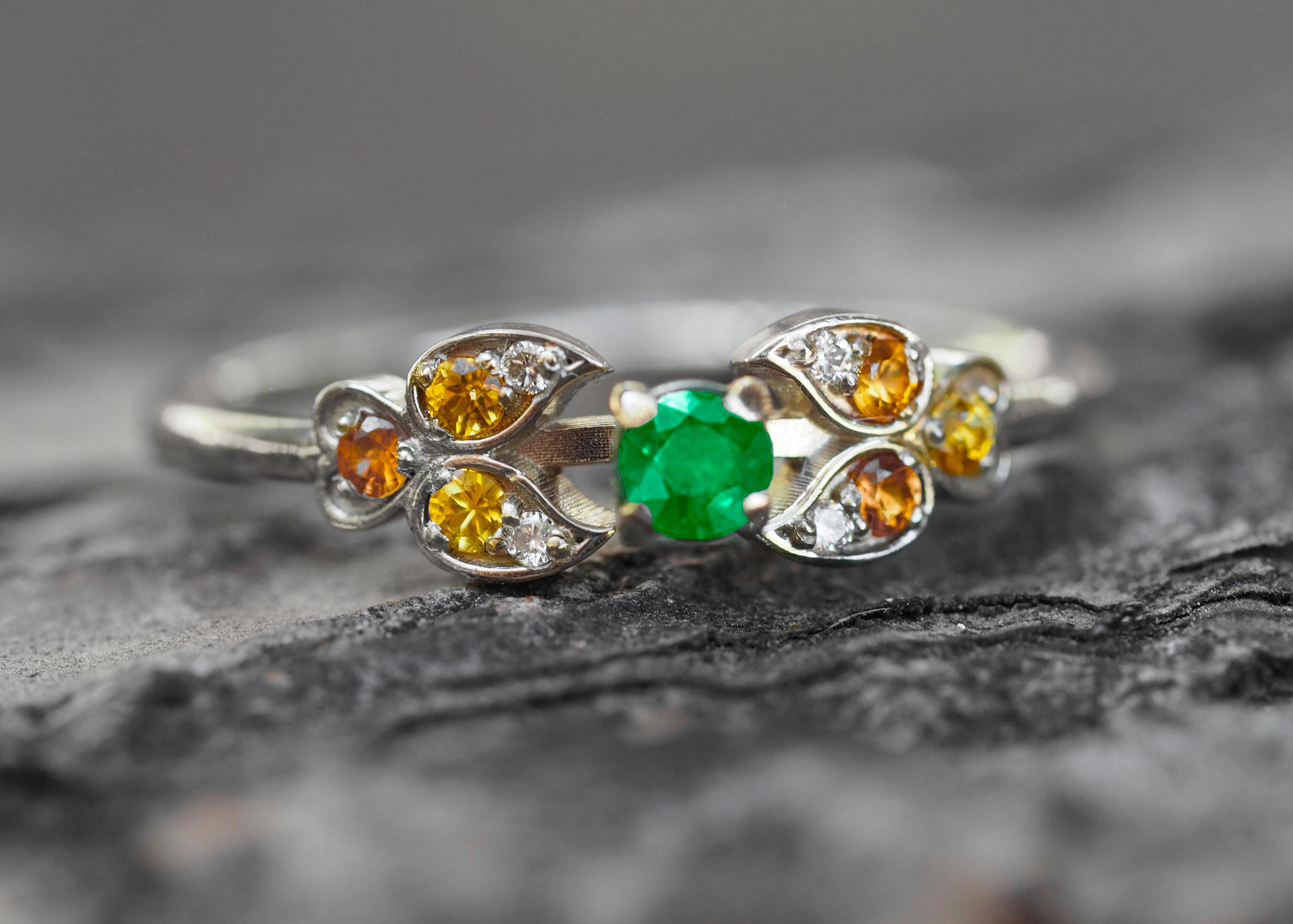 Im Angebot: Ring mit Smaragd, Diamanten und Saphiren aus 14k Gold. Kleiner Ring () 8