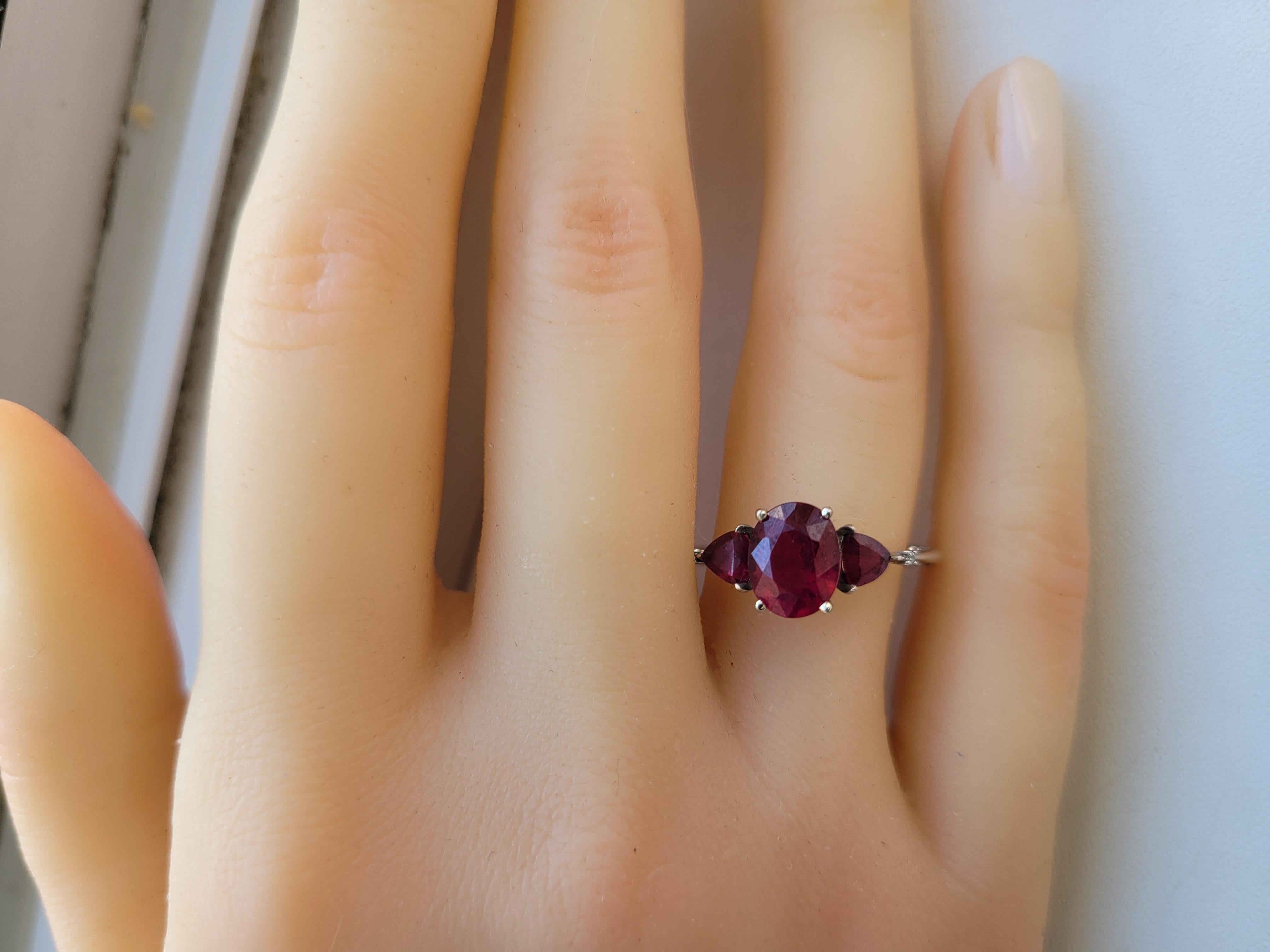 En vente :  Bague en or 14 carats avec rubis et diamants 10