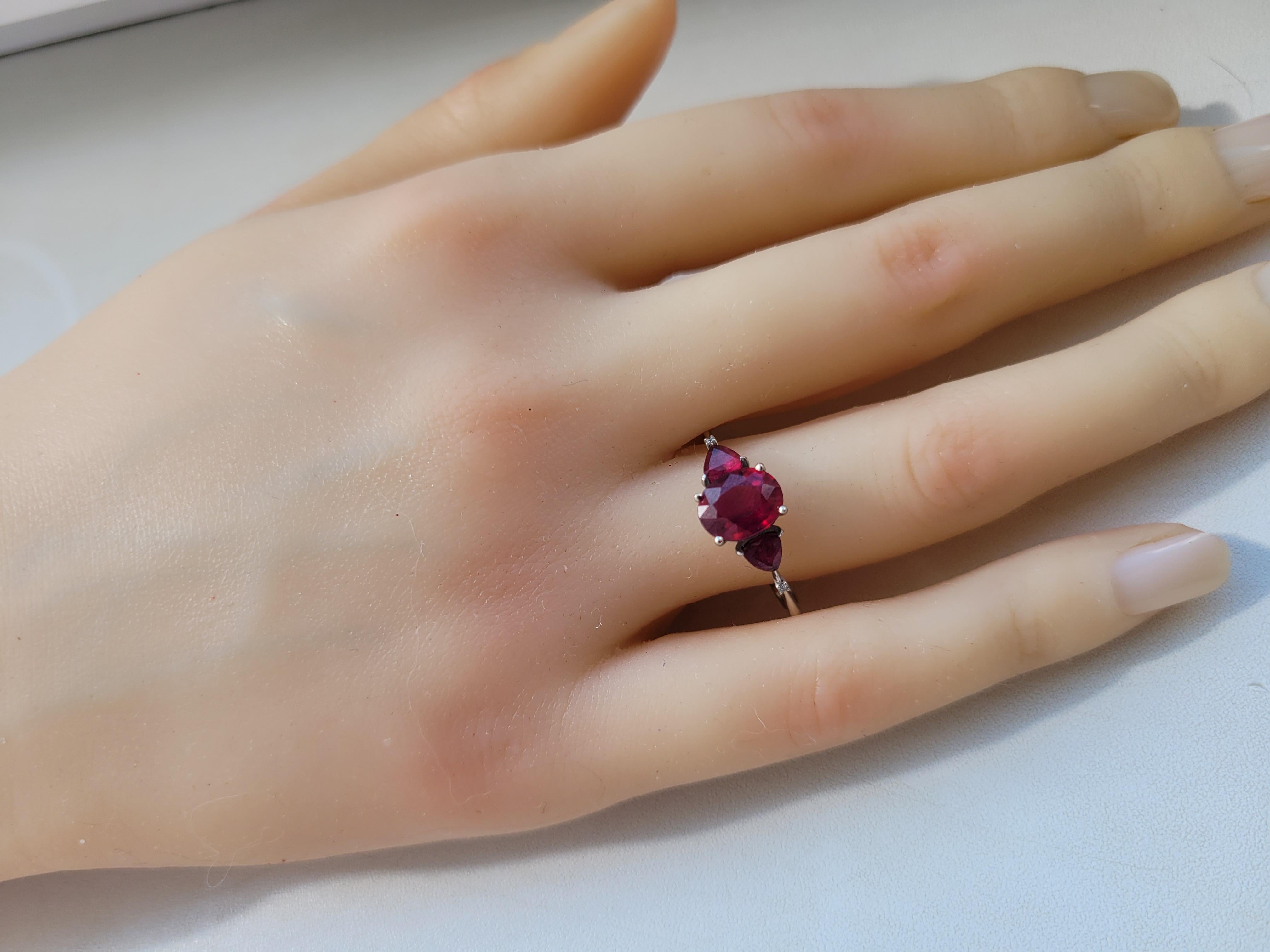 En vente :  Bague en or 14 carats avec rubis et diamants 11
