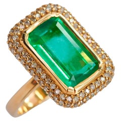 14k Gold Ring with Russian Mine 5.82 Ct Emerald and Diamonds