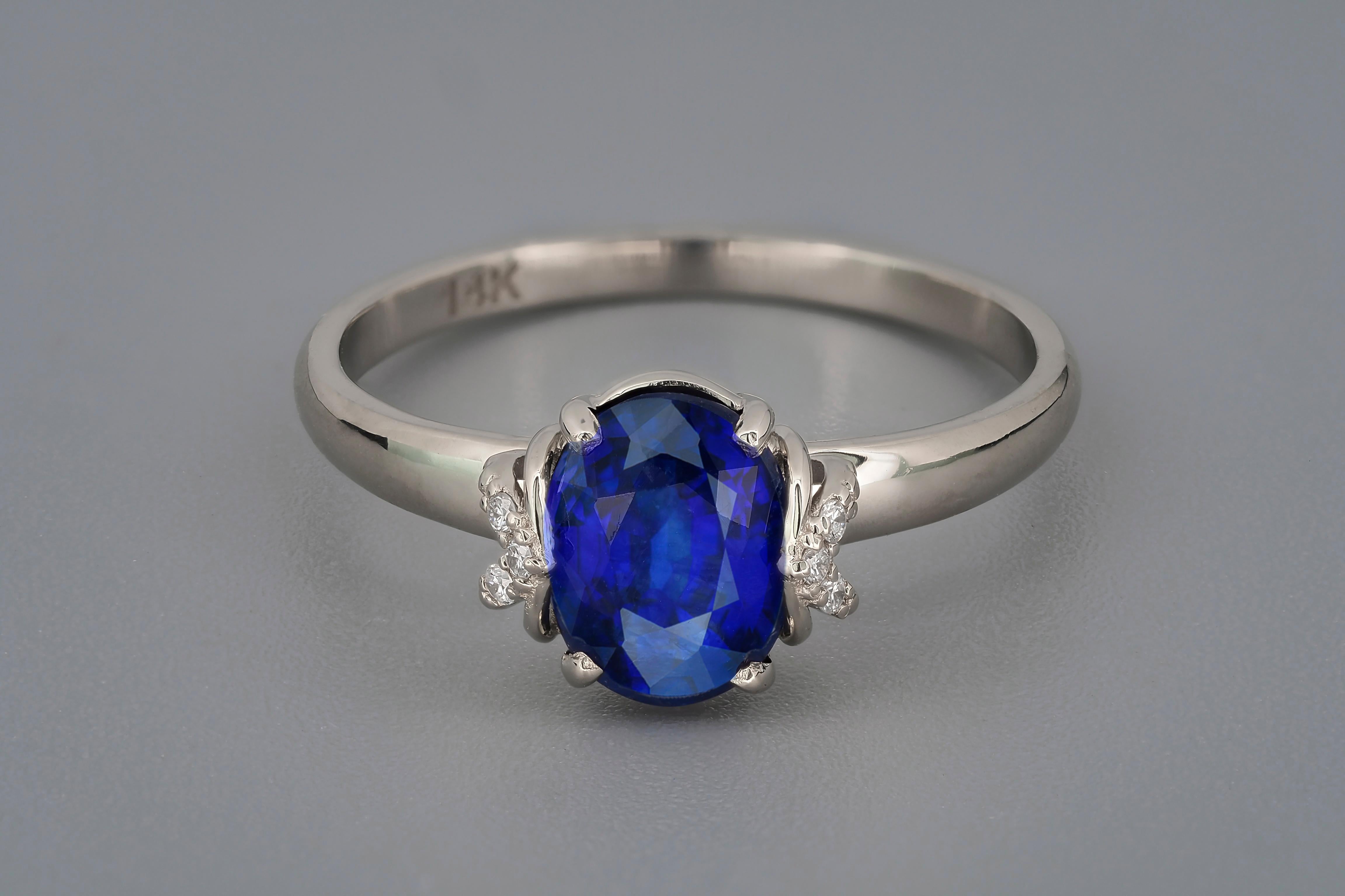 For Sale:  14k Gold Ring with Sapphire and Diamonds 2