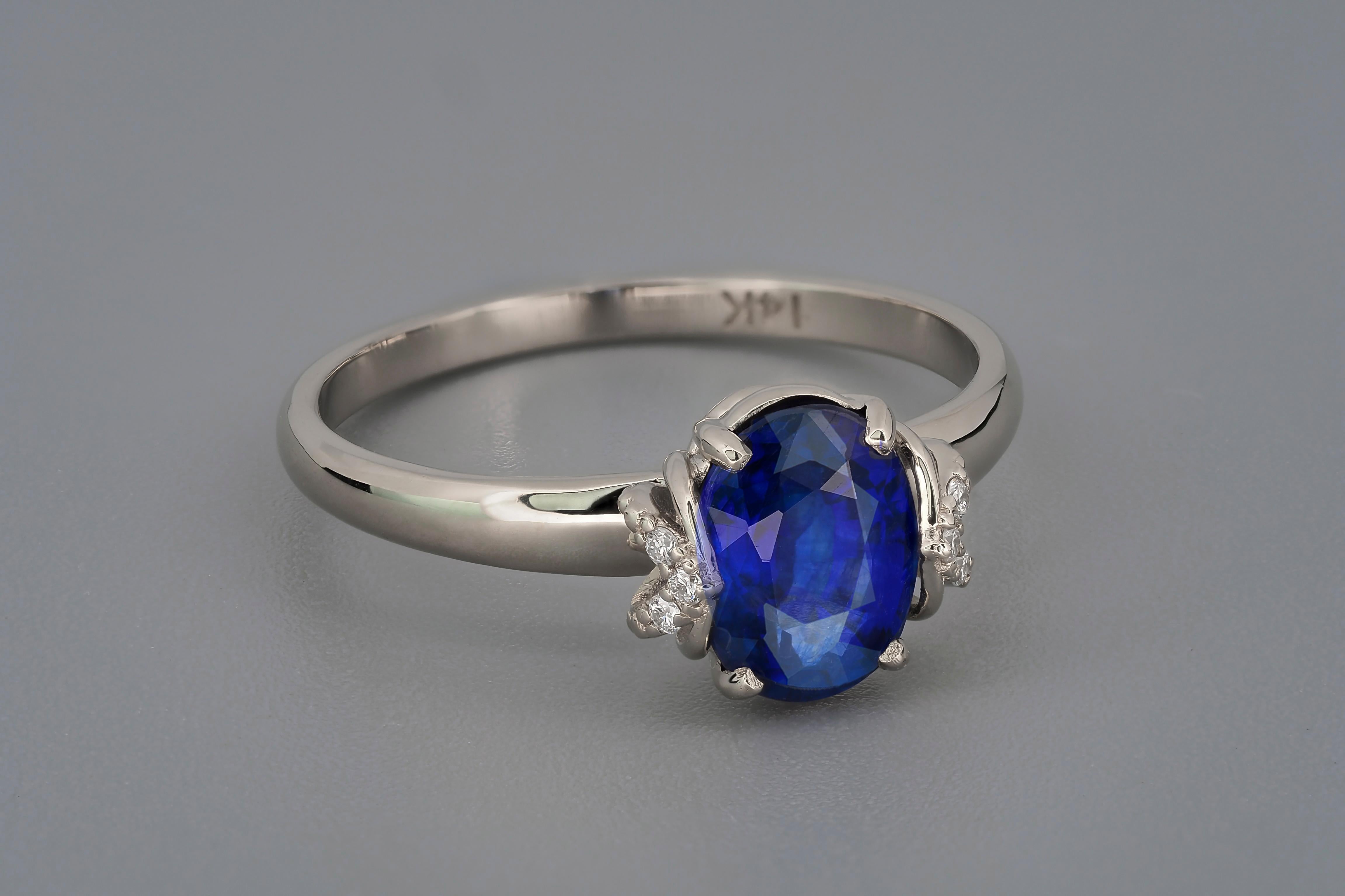 For Sale:  14k Gold Ring with Sapphire and Diamonds 3