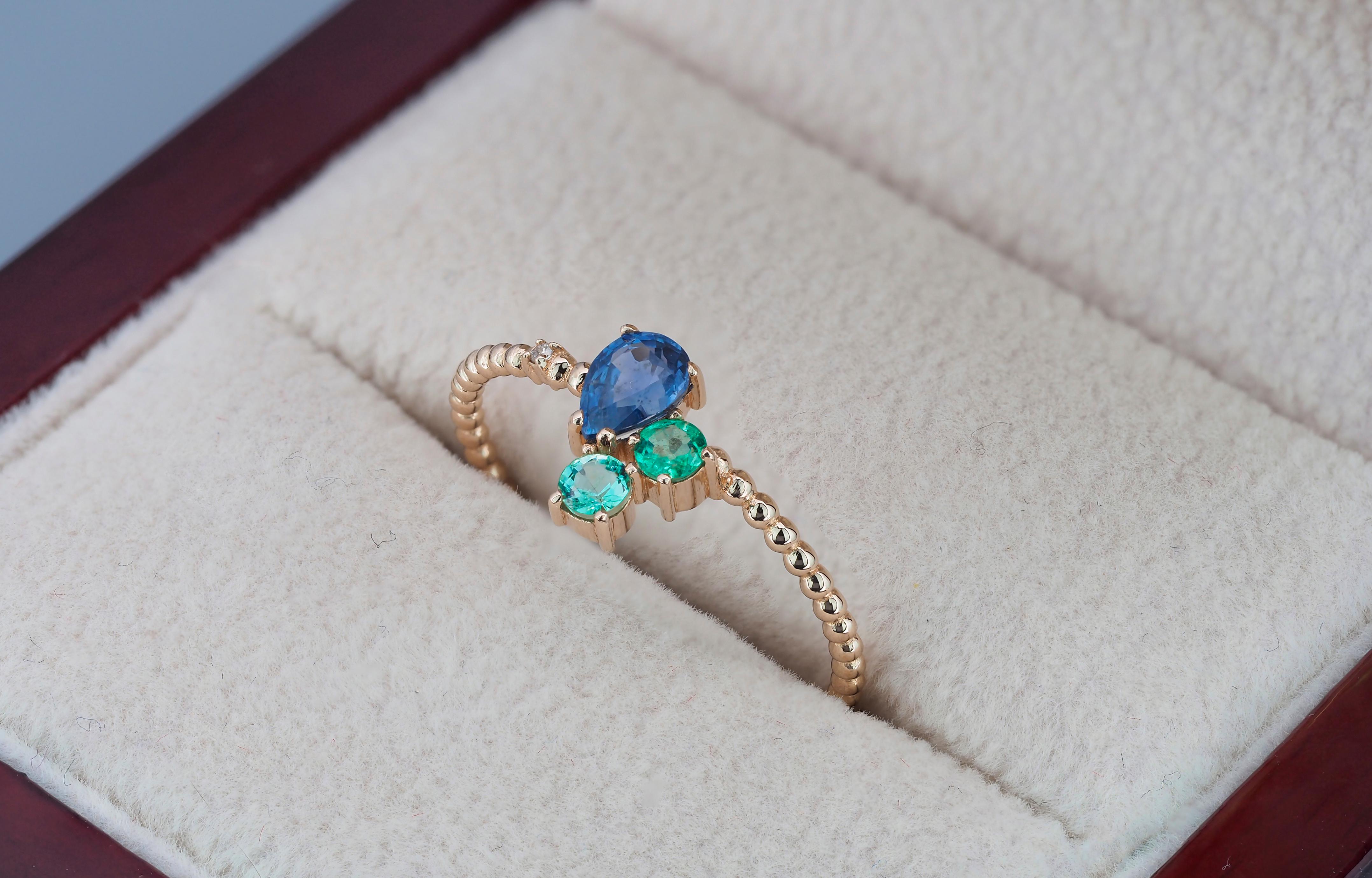 14k Gold Ring with Sapphire, Emeralds and Diamond 1