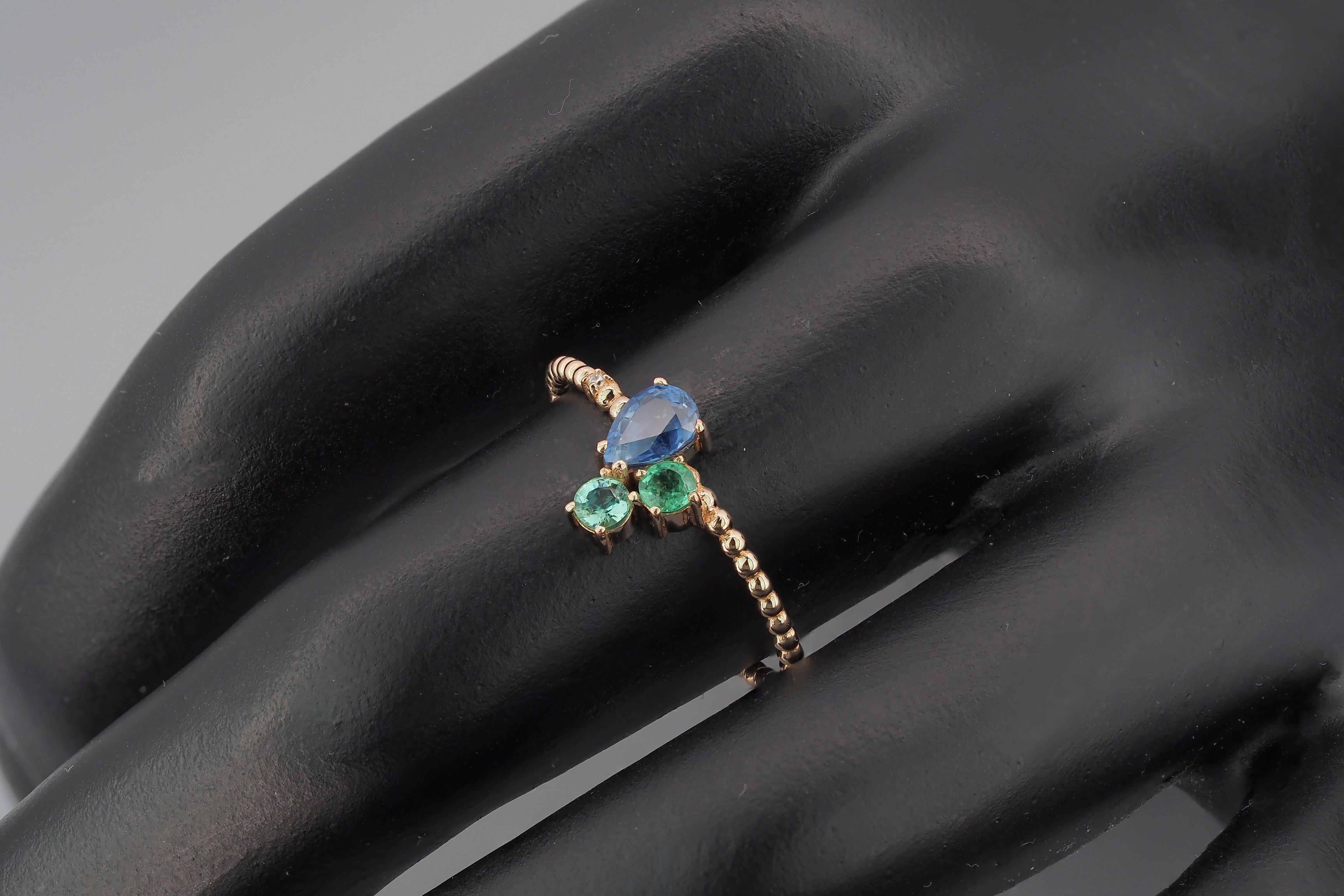 14k Gold Ring with Sapphire, Emeralds and Diamond 2
