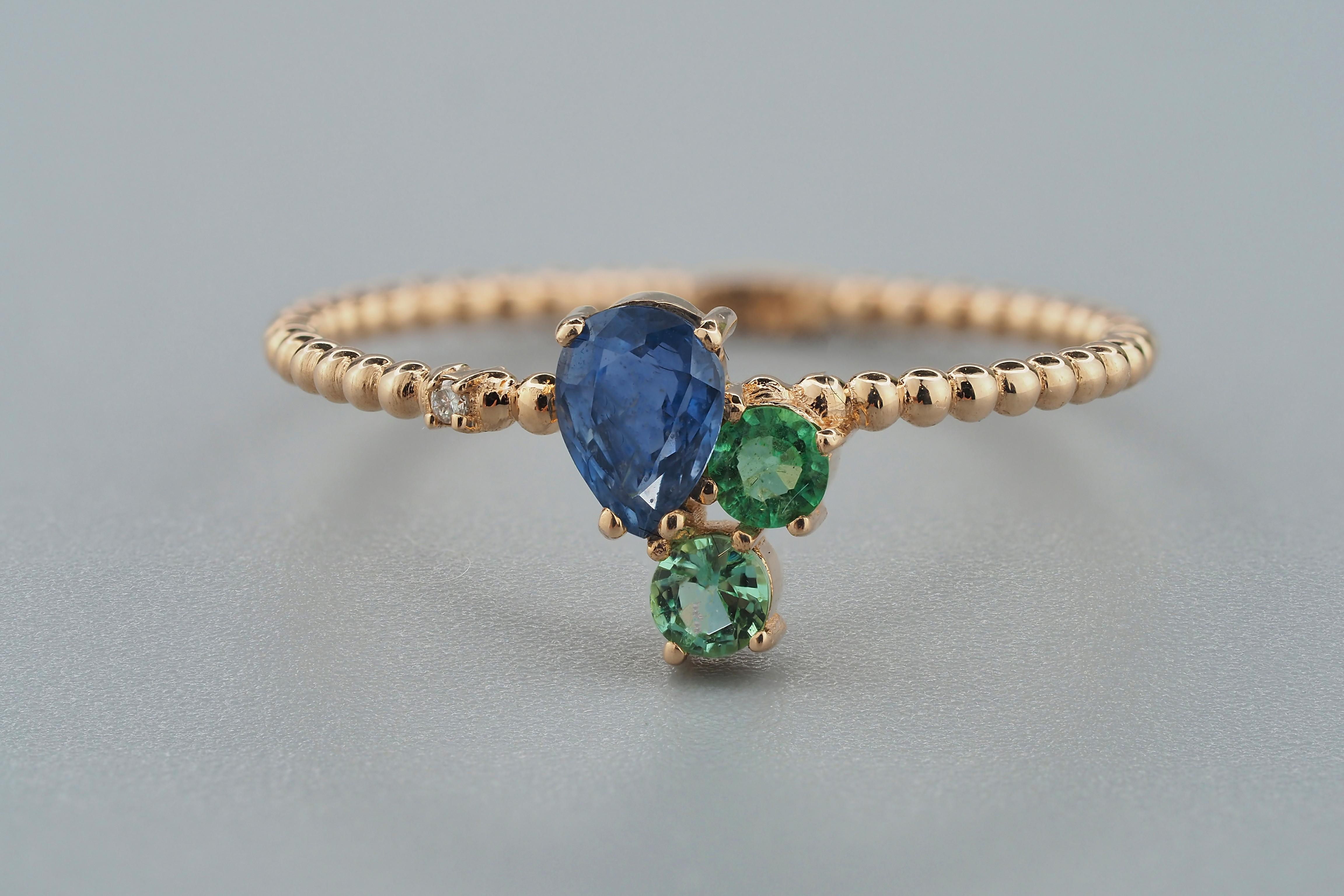 14k Gold Ring with Sapphire, Emeralds and Diamond 3