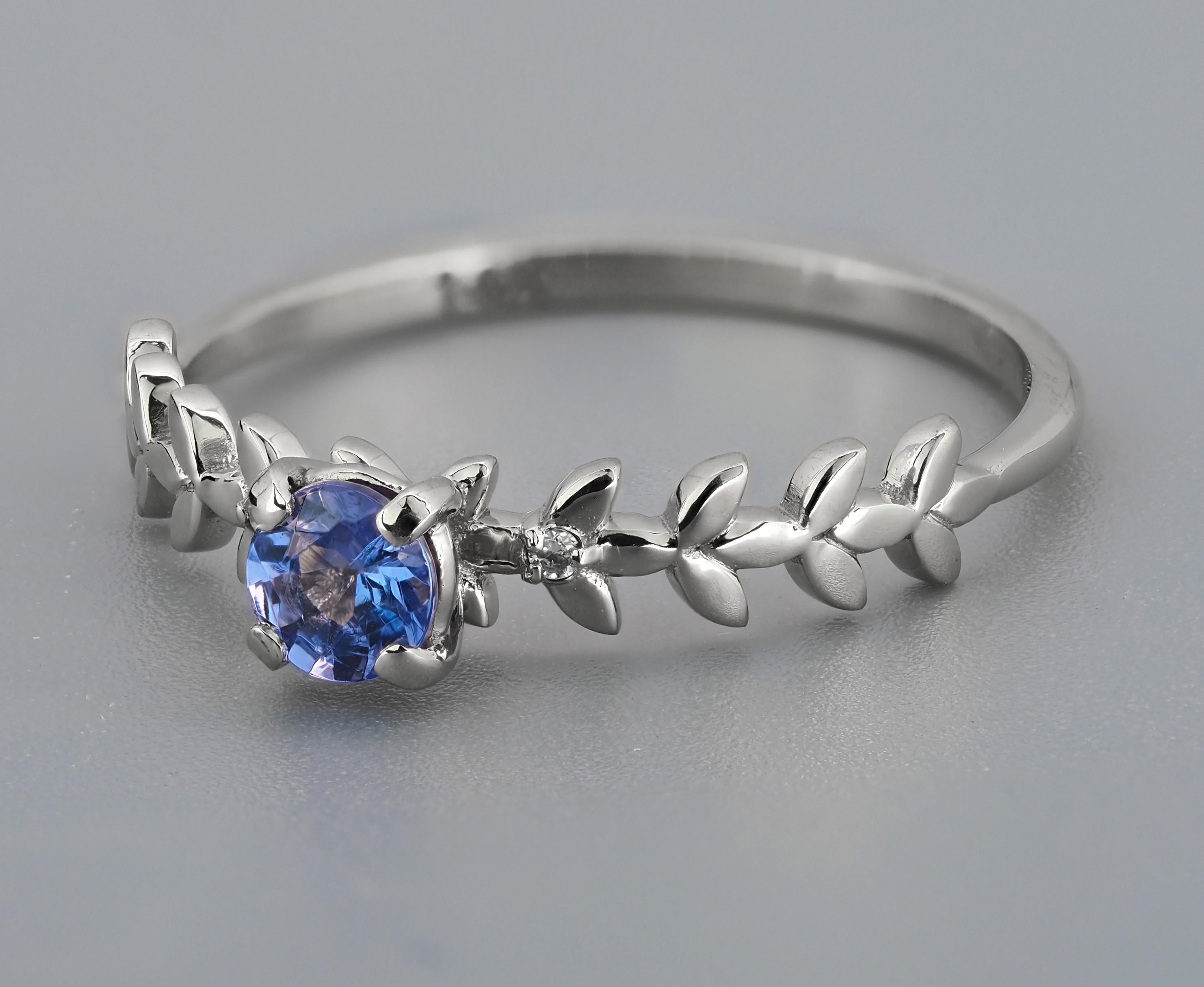 For Sale:  14k Gold Ring with Tanzanite and Diamonds 4