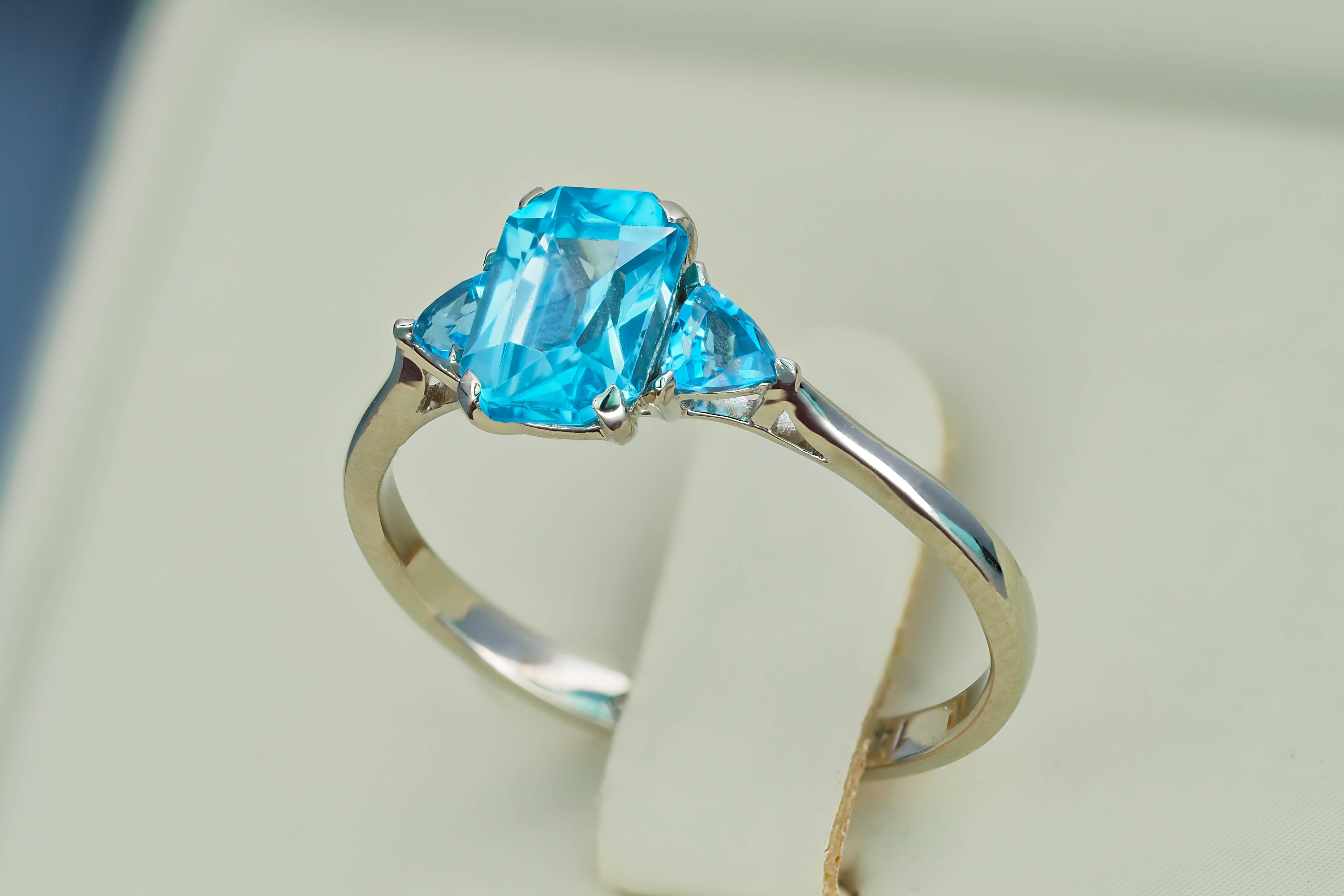 in vendita:  Anello in oro 14k con topazi 4