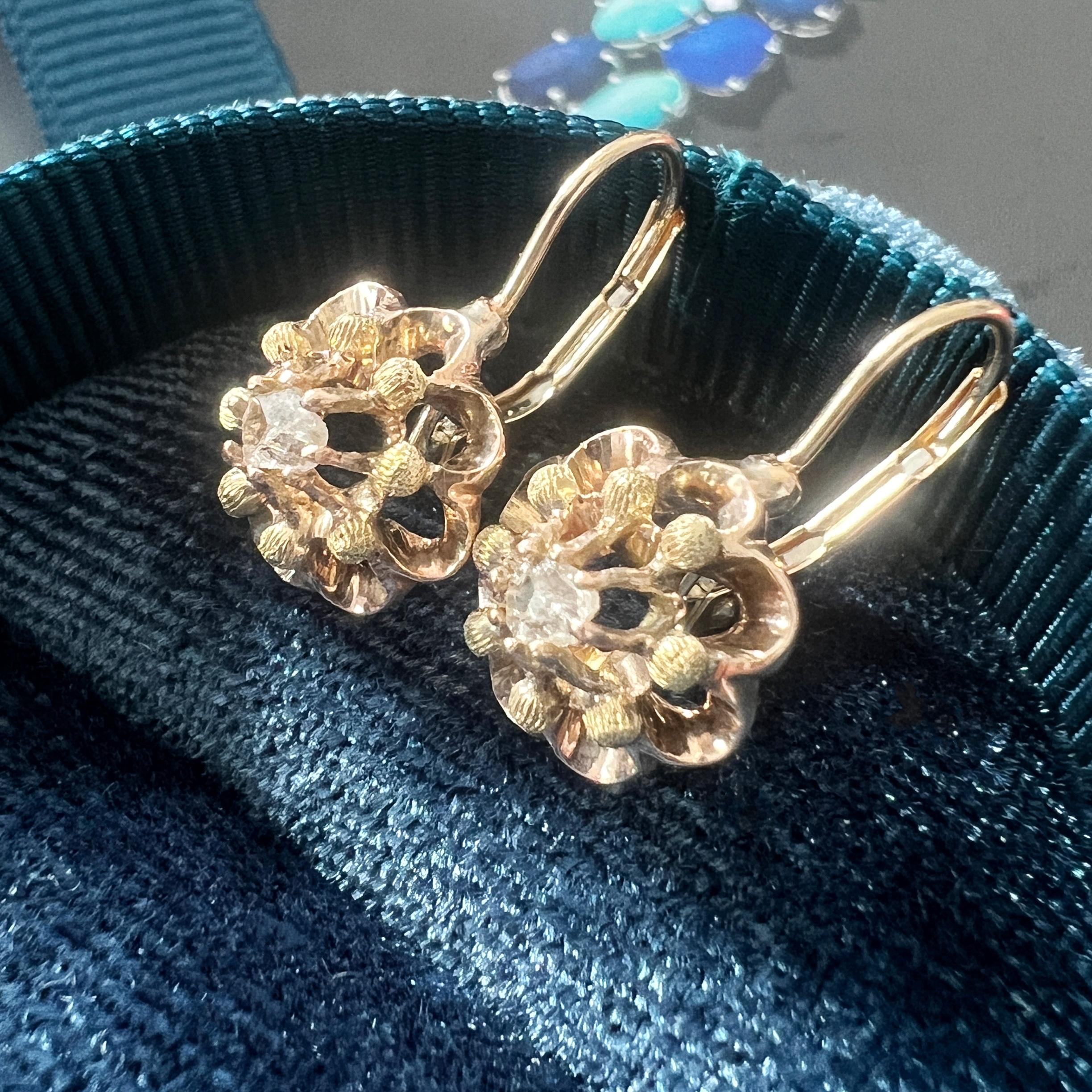14K gold rose cut diamond flower dangle earrings In Good Condition In Versailles, FR