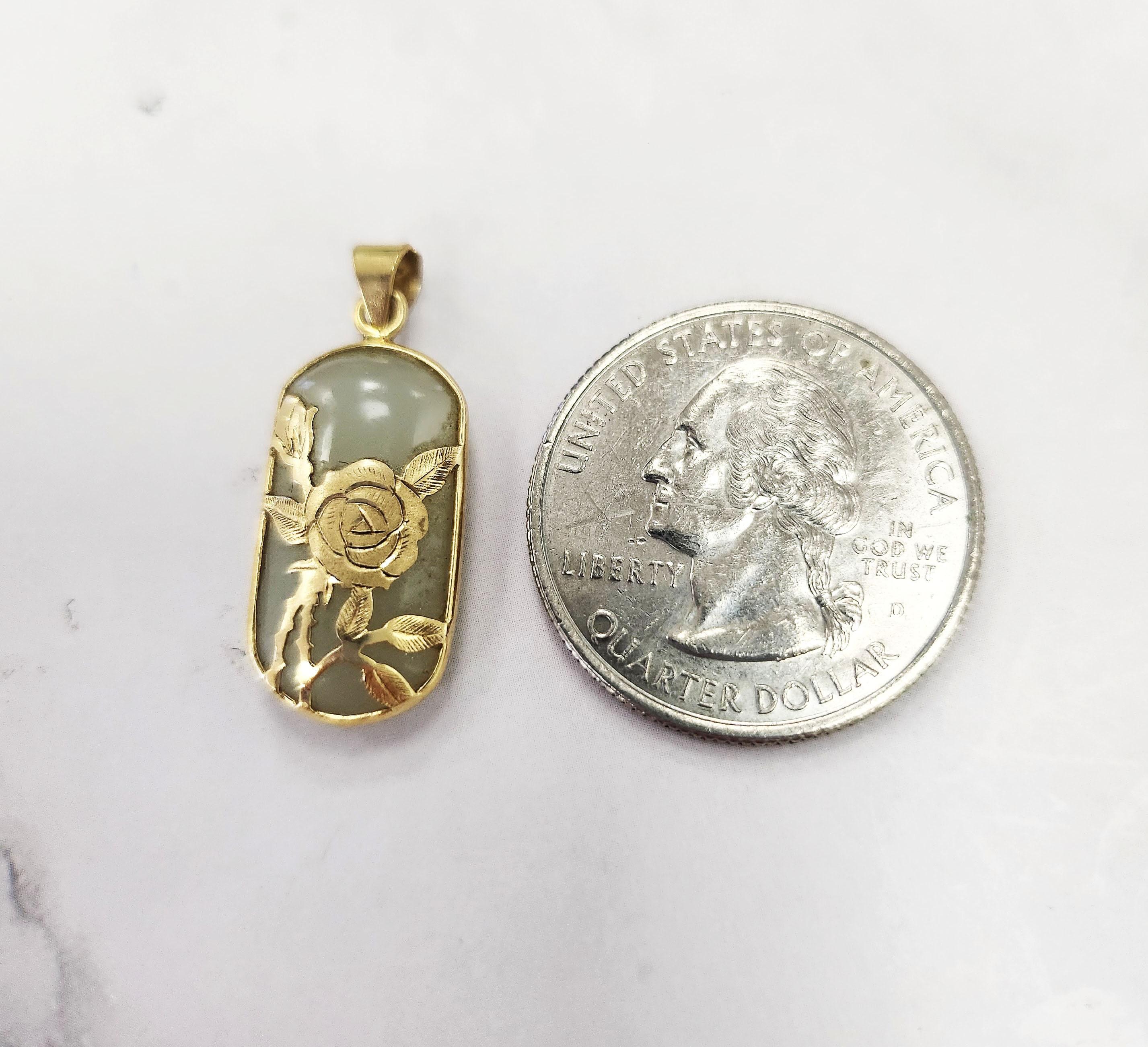 14K Gold Rose Flower Engraved Nephrite Gemstone Pendant – Elegant Floral Jewelry In Good Condition For Sale In Los Angeles, CA