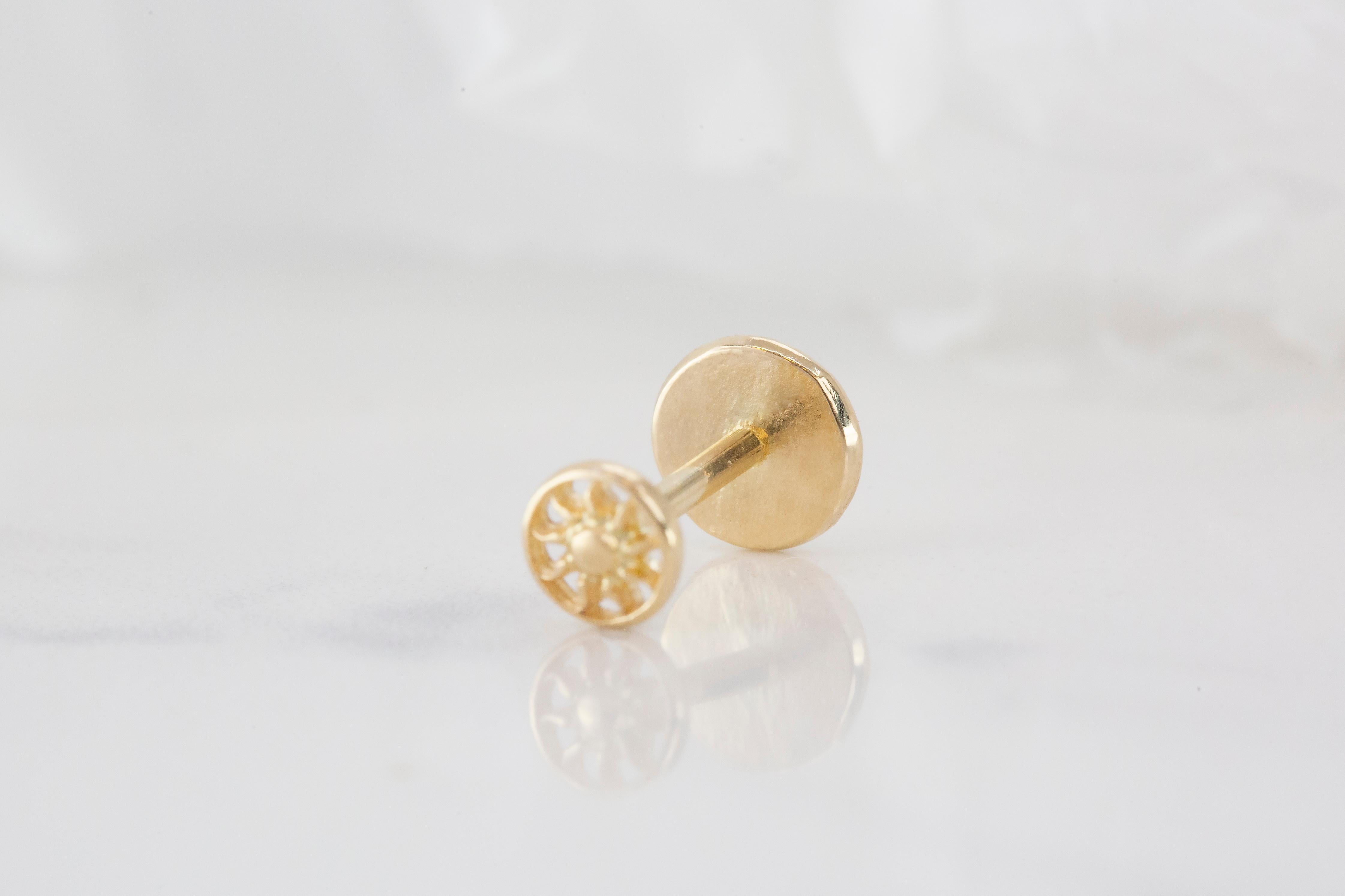 Women's 14K Gold Round and Circle Piercing, Gold Stud Earring For Sale