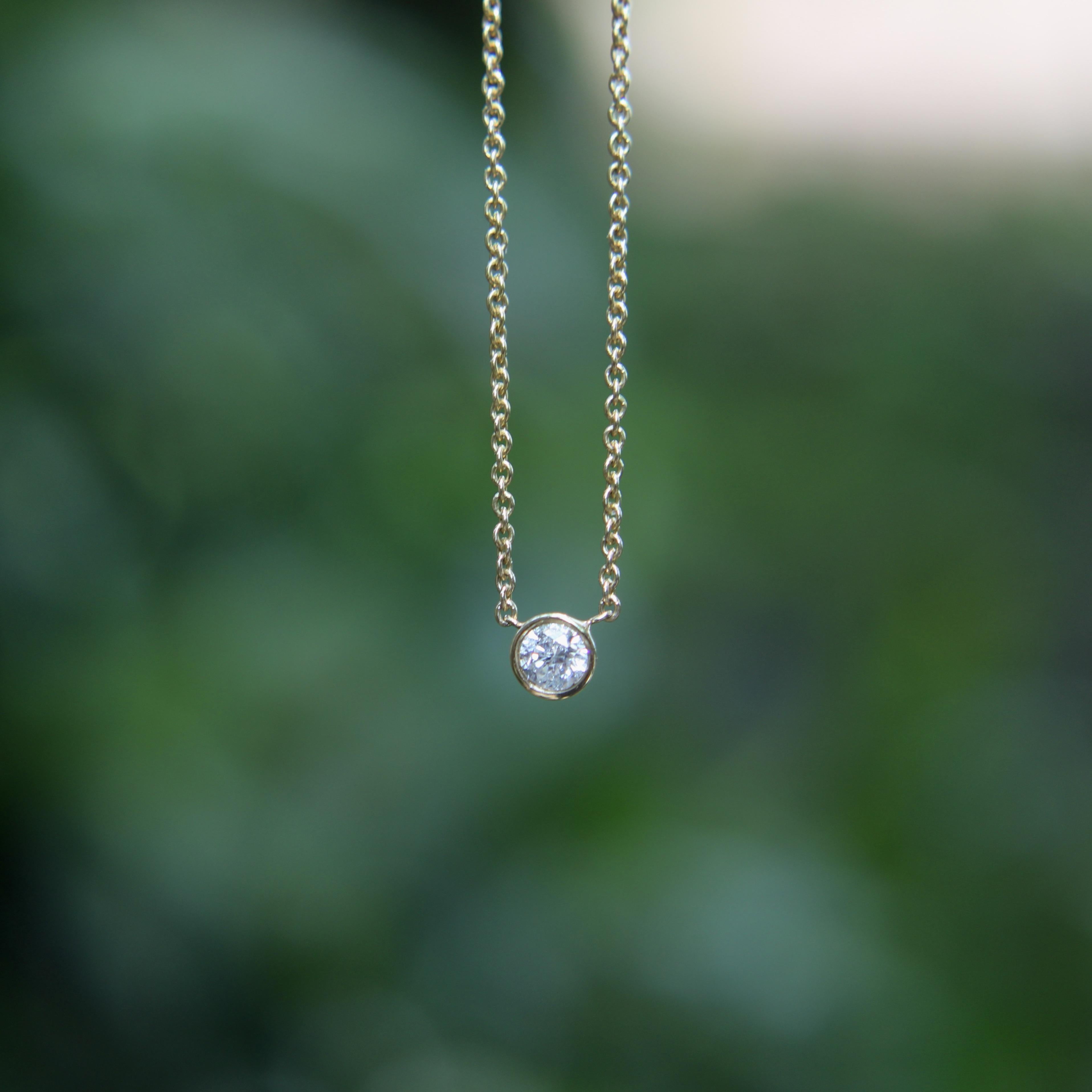 14K Gold Runde Lünette Set Diamant Halskette im Angebot 3