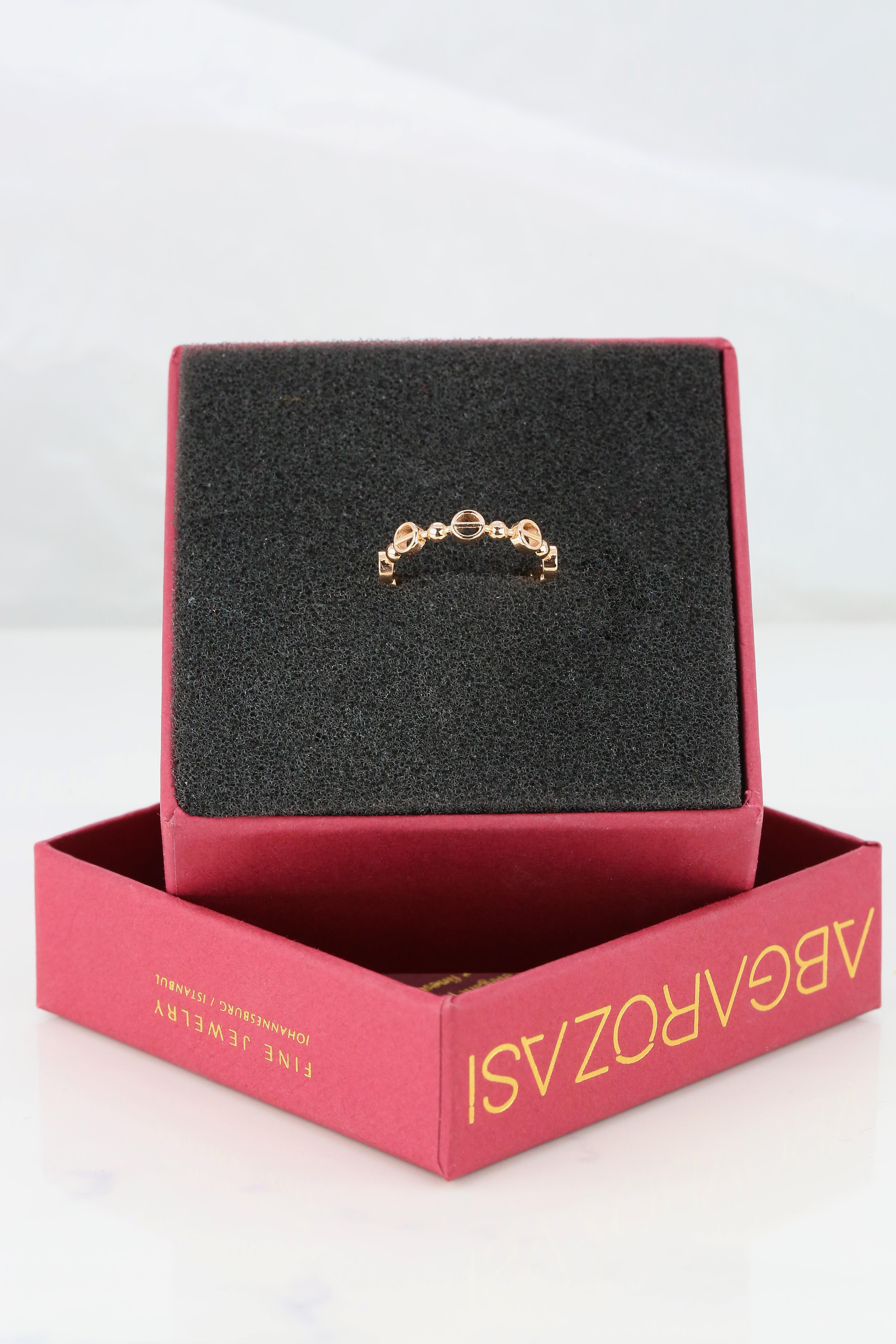 For Sale:  14K Gold Round Chain Link Ring, Modern Minimal Ring, Pinky Ring 7