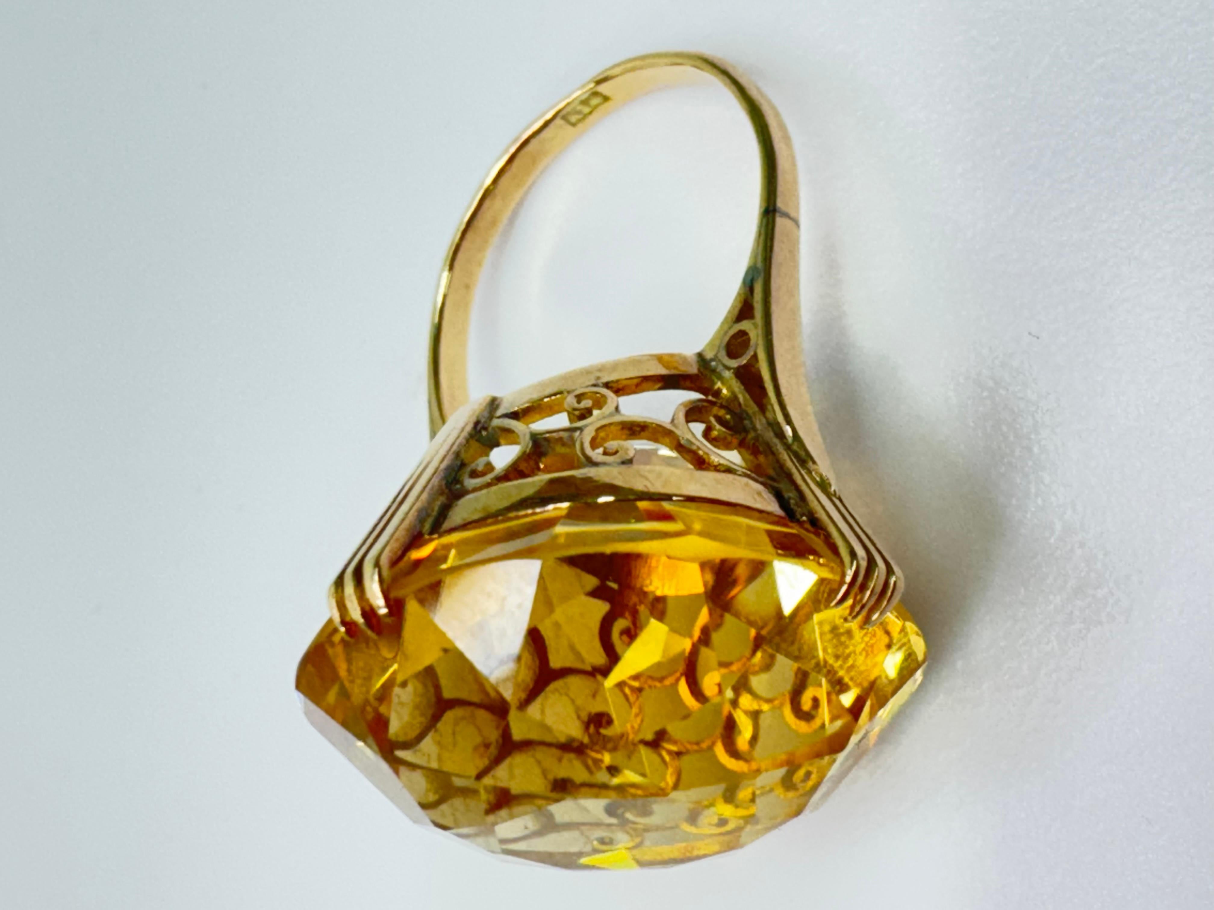 Taille ronde Bague en or 14k avec citrine ronde à facettes en vente