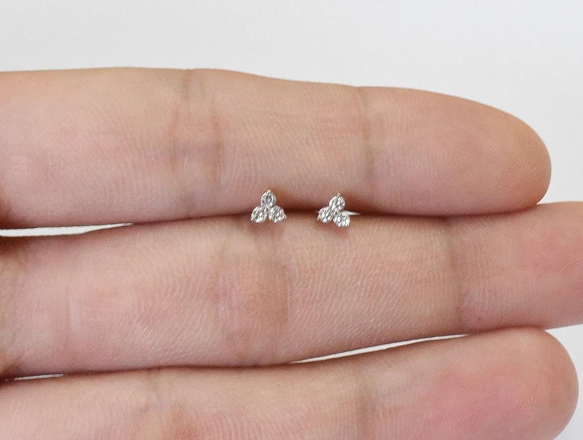 14k Gold Round Cut Diamond Trio Tiny Stud Earrings Tiny Cluster Stud Earrings For Sale 2