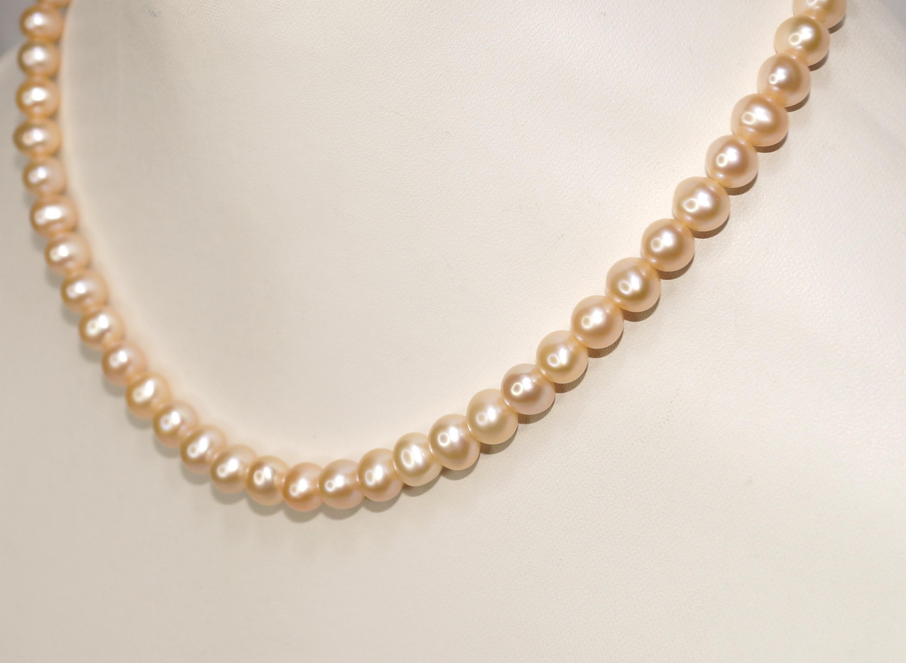 Victorian 14k Gold Round Golden Pearl necklace 8mm Freshwater Golden Pearl Party necklace For Sale