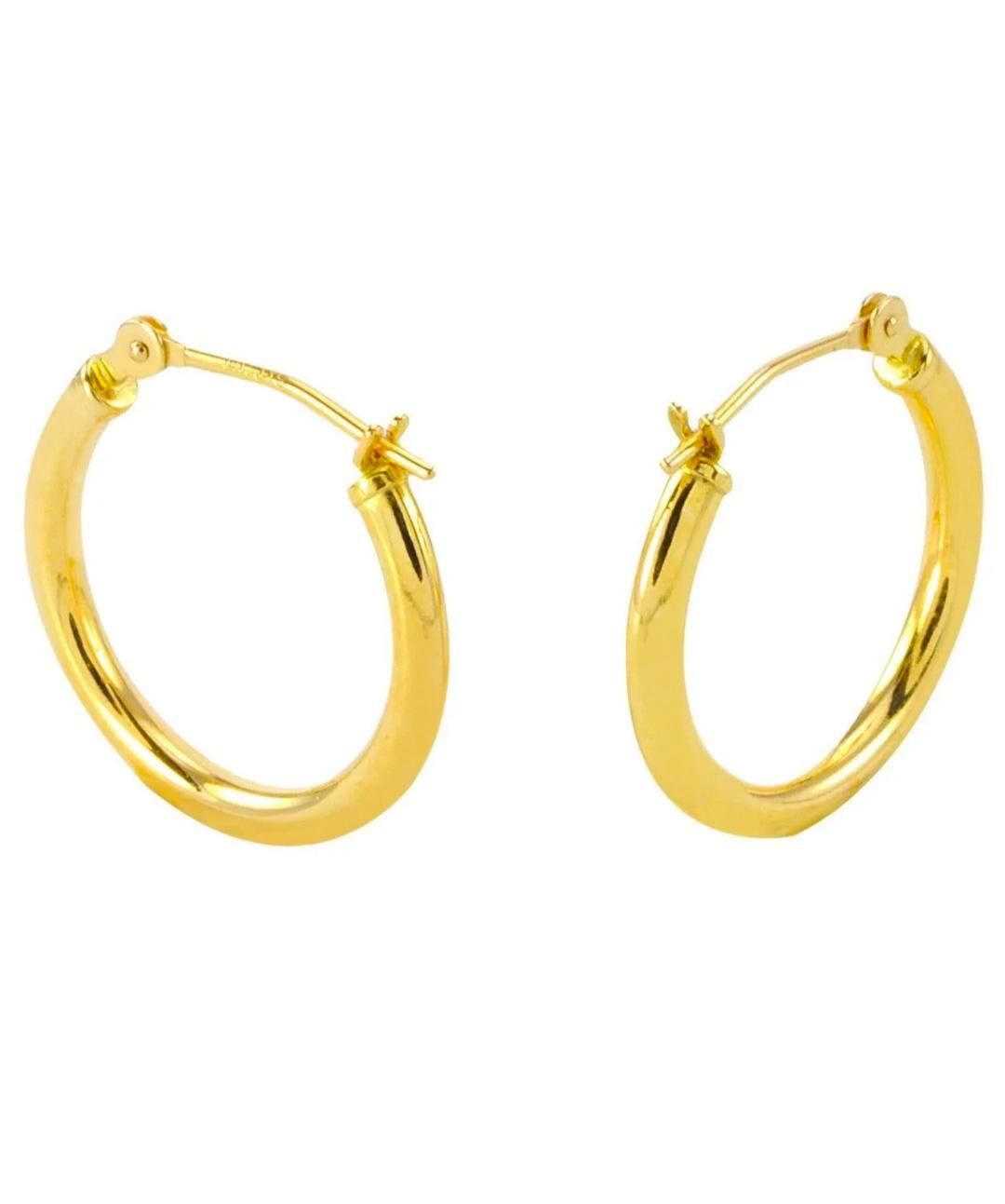 14K YELLOW GOLD HOOP EARRINGS 18.5MM MEDIUM LATCH POST HOOPS
 
Everyday perfection: Classic and Trendy 14K Yellow Gold Round Shiny Hoop Earrings.
Complete your jewelry collection with a gorgeous pair of 14K gold hoop earrings. These earrings are a